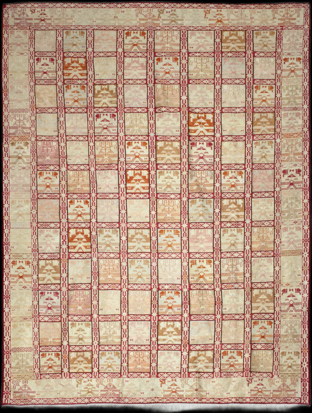 Persian rug in dimensions 280 centimeters length by 198 centimeters width with mainly beige colors