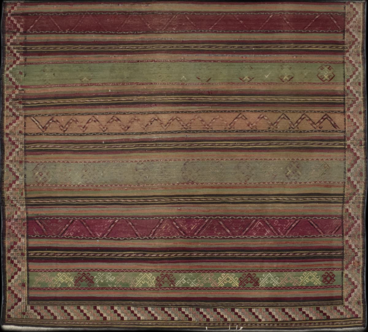 Persian rug in dimensions 165 centimeters length by 158 centimeters width with mainly brown colors
