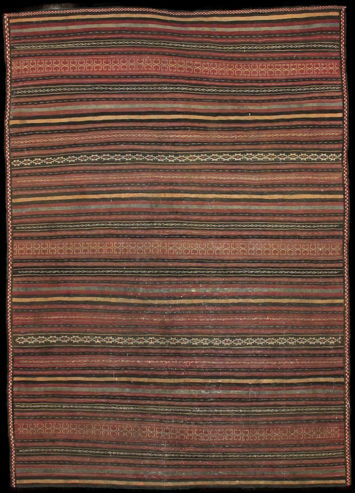 Persian rug of Sumak style in dimensions 200 centimeters length by 150 centimeters width with mainly brown colors