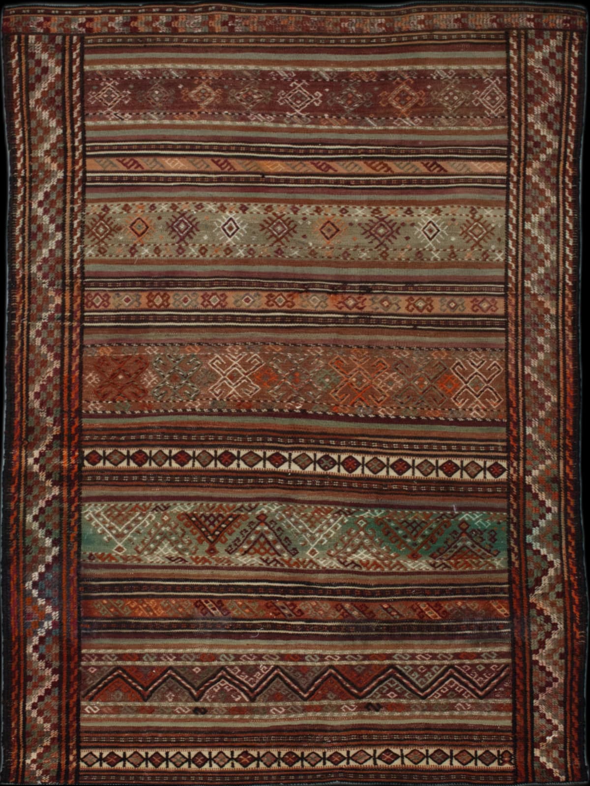 Persian rug in dimensions 203 centimeters length by 140 centimeters width with mainly brown colors