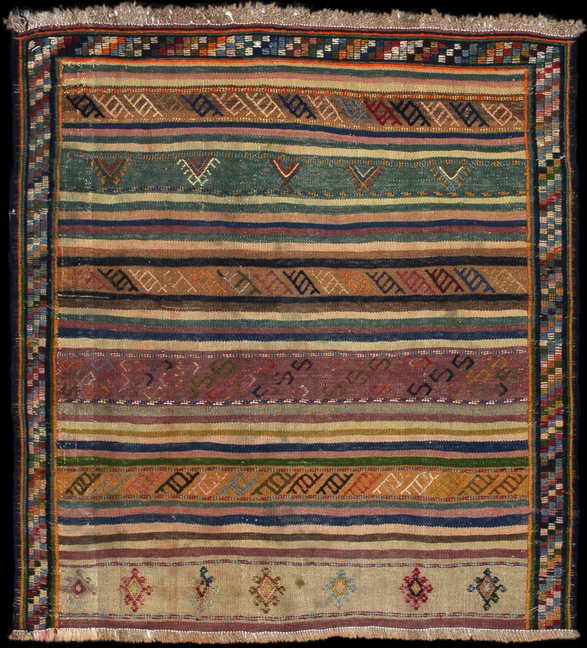 Persian rug of Sumak style in dimensions 128 centimeters length by 120 centimeters width with mainly green and yellow colors