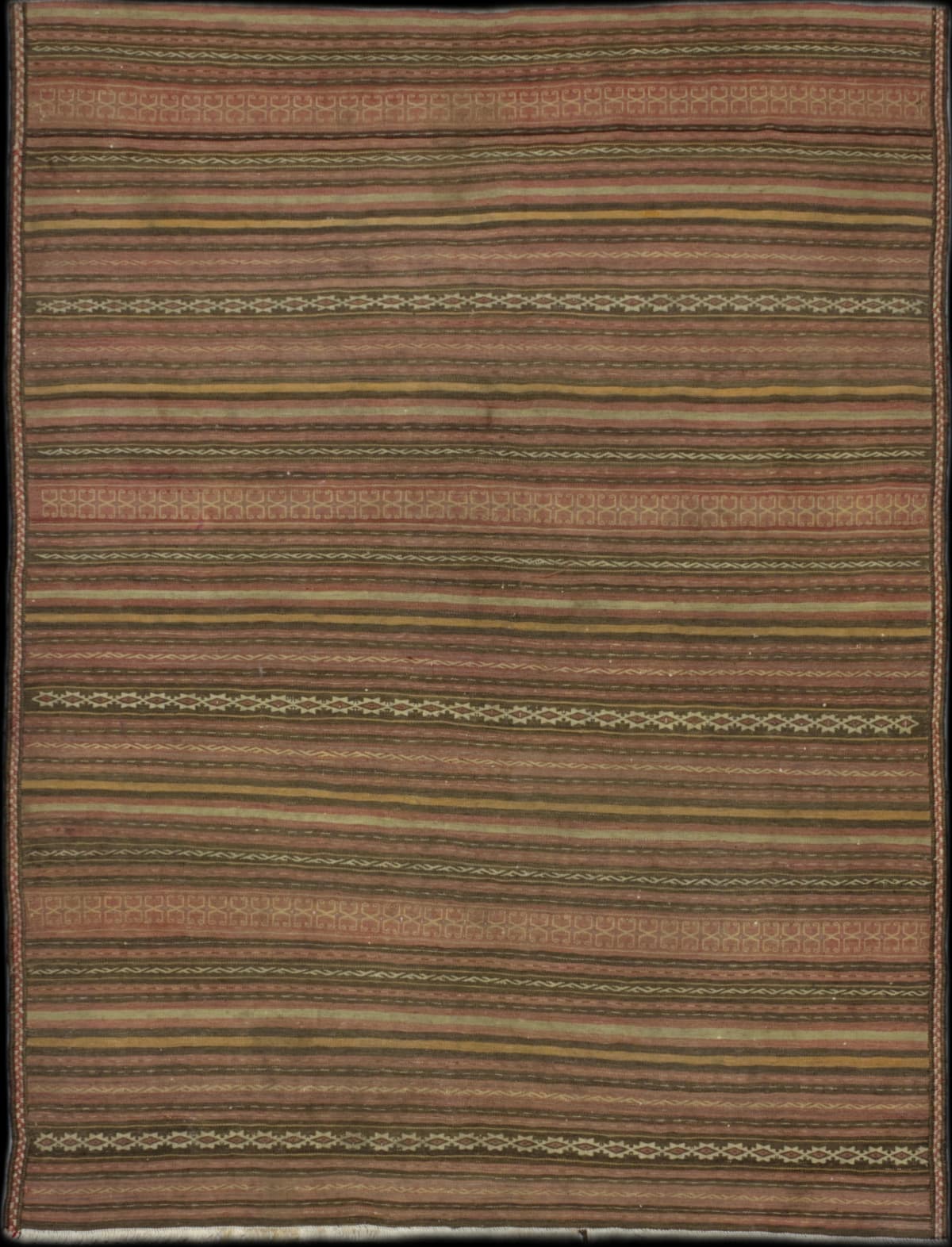 Persian rug in dimensions 207 centimeters length by 146 centimeters width with mainly brown colors