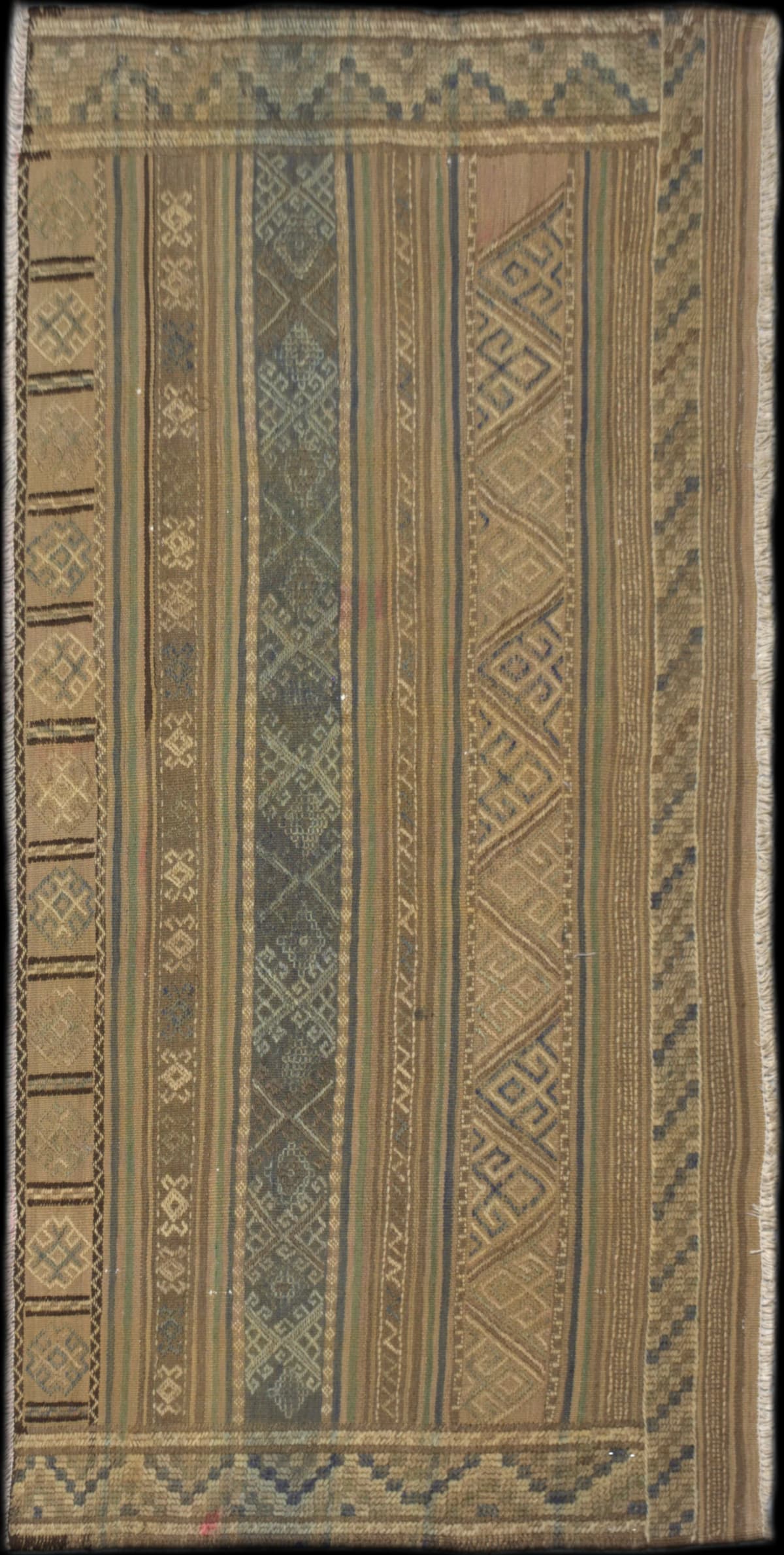 Persian rug in dimensions 162 centimeters length by 82 centimeters width