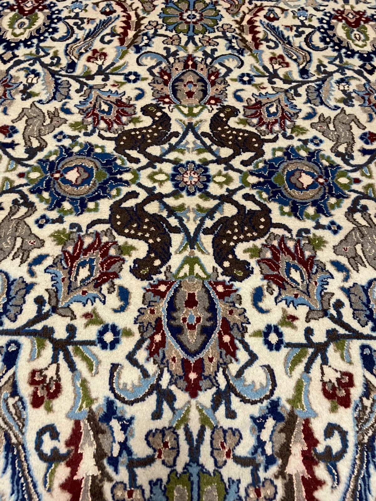 Tapis persan Nain, oriental, 192x200 cm, principalement beige et bleu — Gros plan de la texture