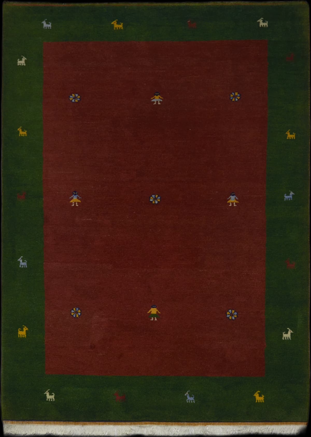 alfombra india en dimensiones 304 centímetros de largo por 202 centímetros de ancho con colores principalmente marrón
