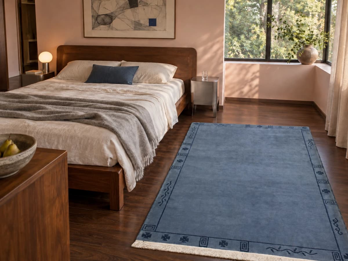 Tapis népalais tibétain, oriental, 172x240 cm, principalement bleu — Dans une pièce