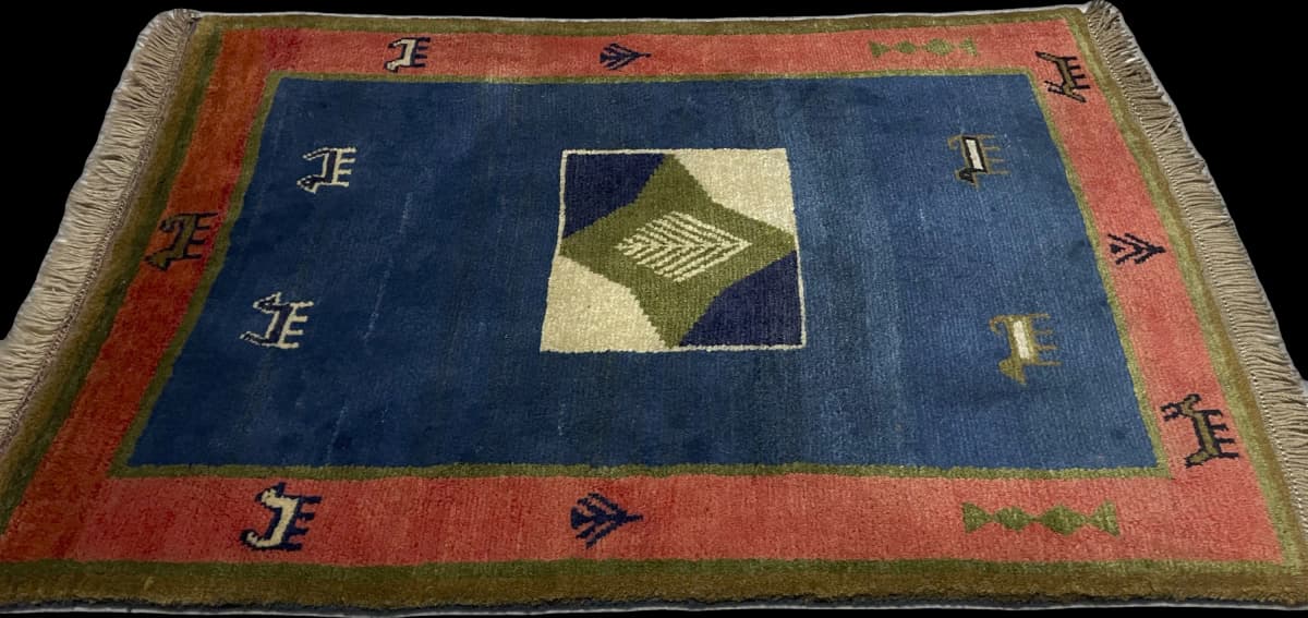 Perserteppich Gabbeh, geometrisch, 102x150 cm, überwiegend in Blau — Perspektive