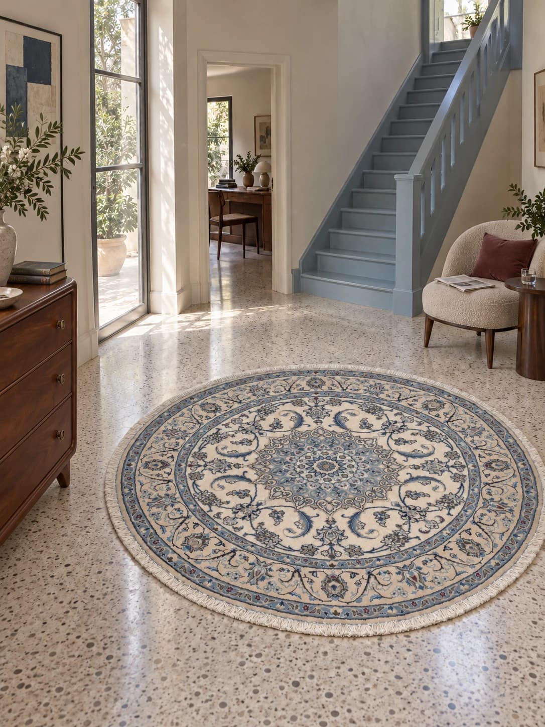 Persian Nain round rug, diameter 200 cm, mainly cream and blue — In a room