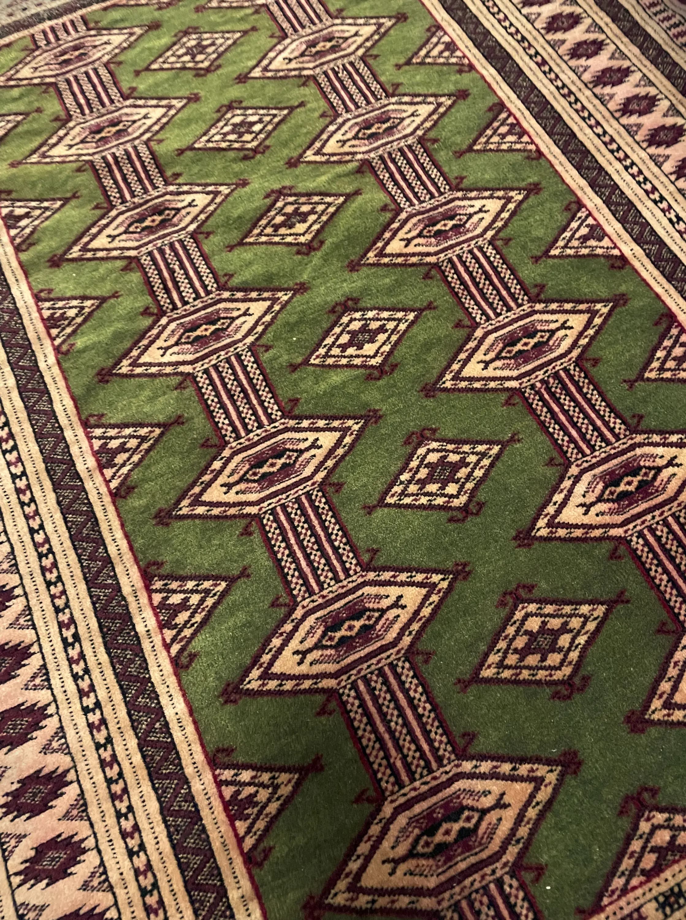 Perspective view of the rug