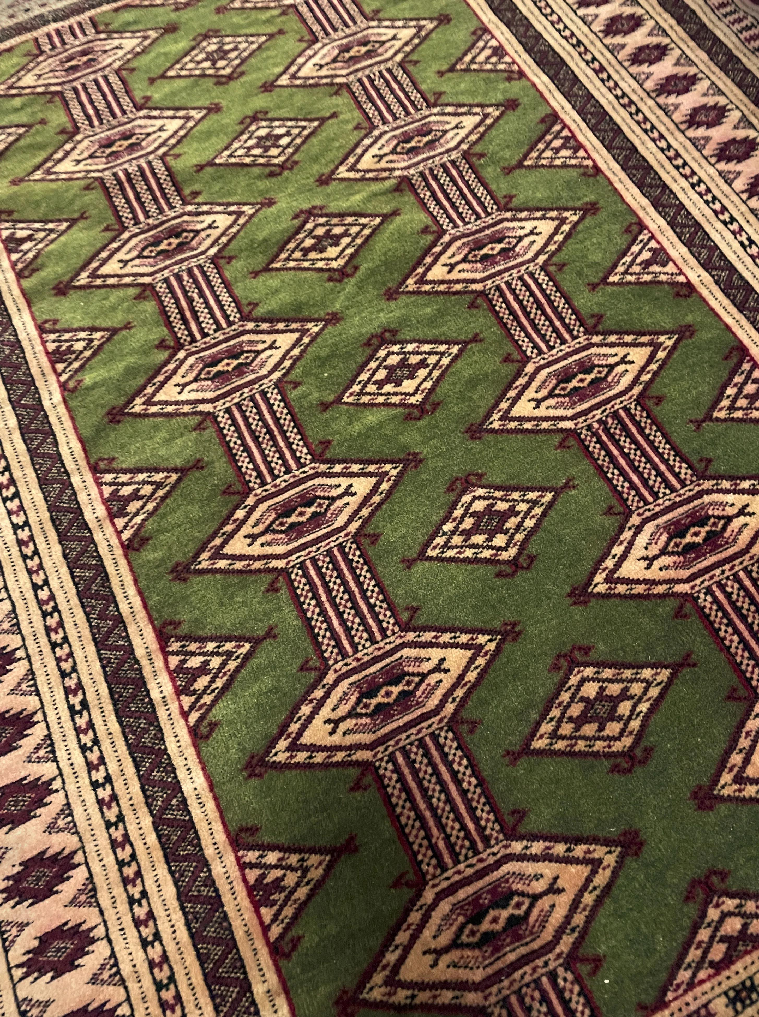 Perspective view of the rug