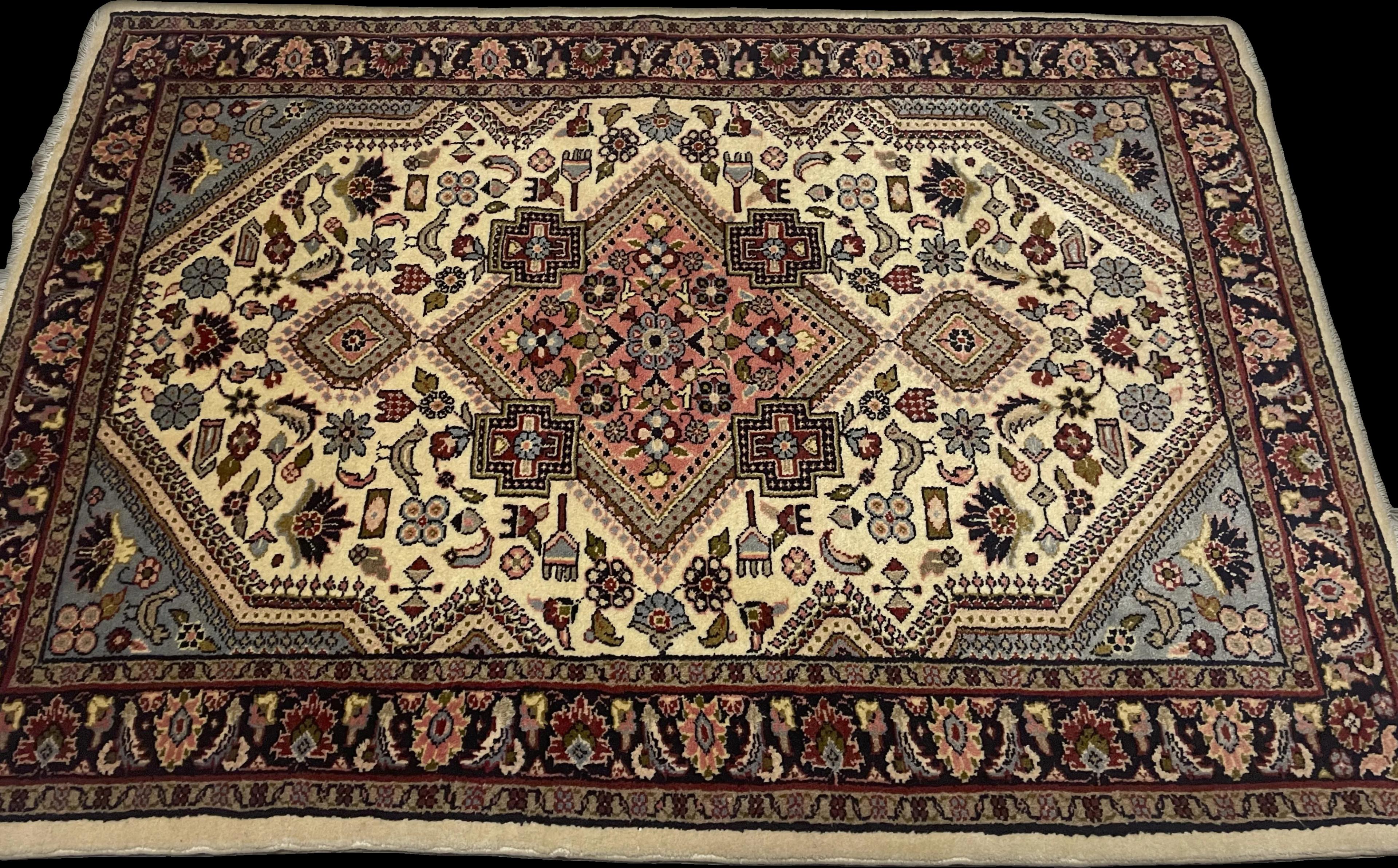 Perspective view of the rug