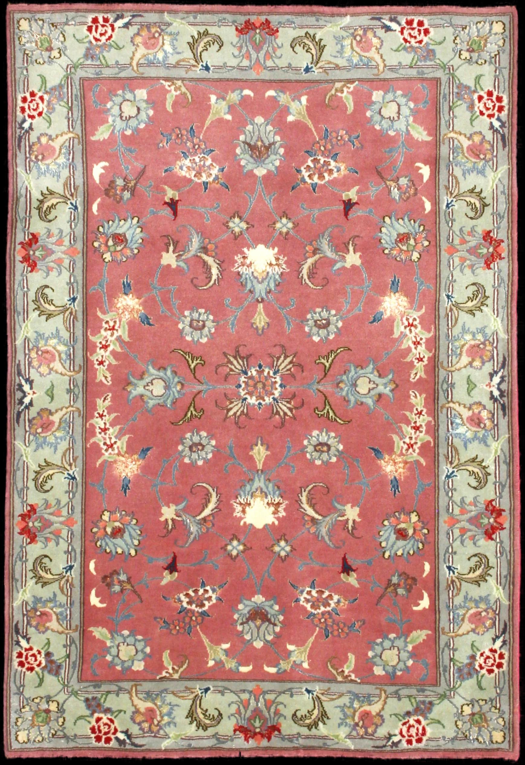 Complete view of the rug