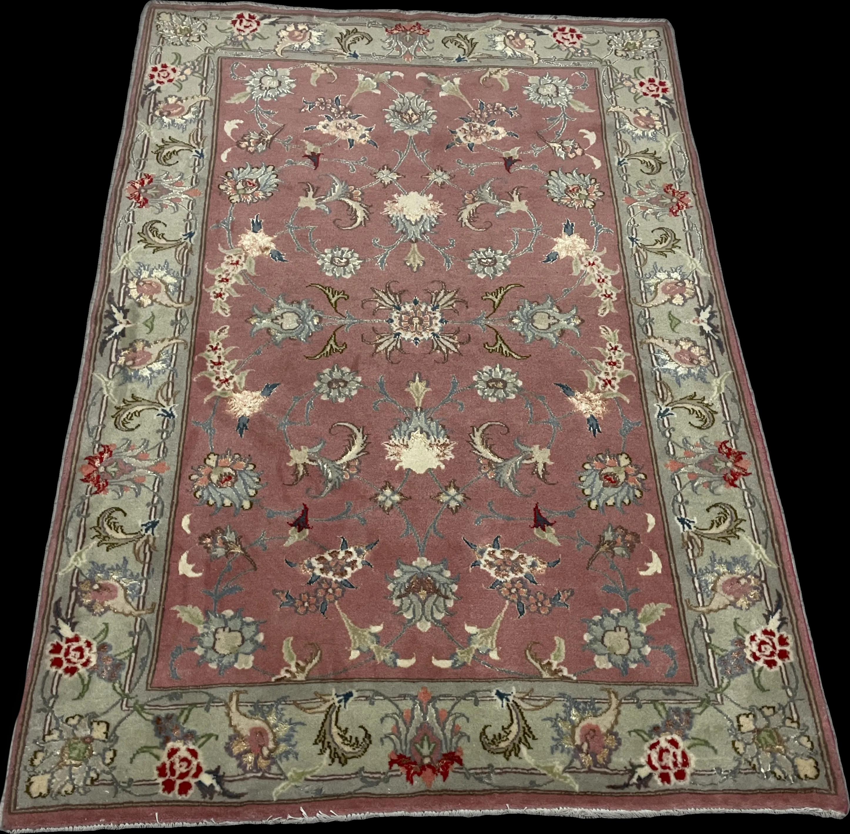 Perspective view of the rug