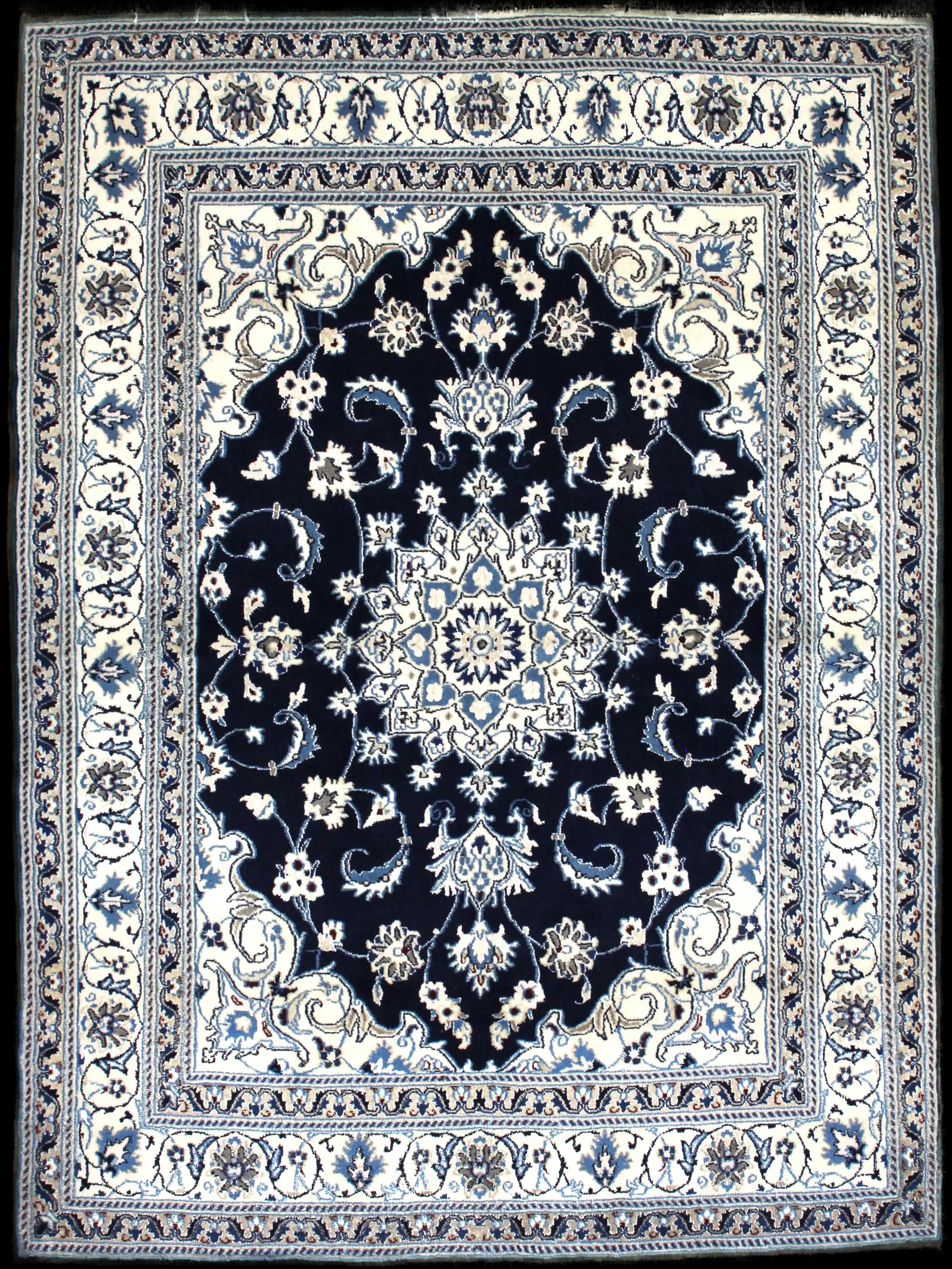 Handmade Persiano rug in dimensions 204 centimeters length by 148 centimeters width with mainly Blu colors