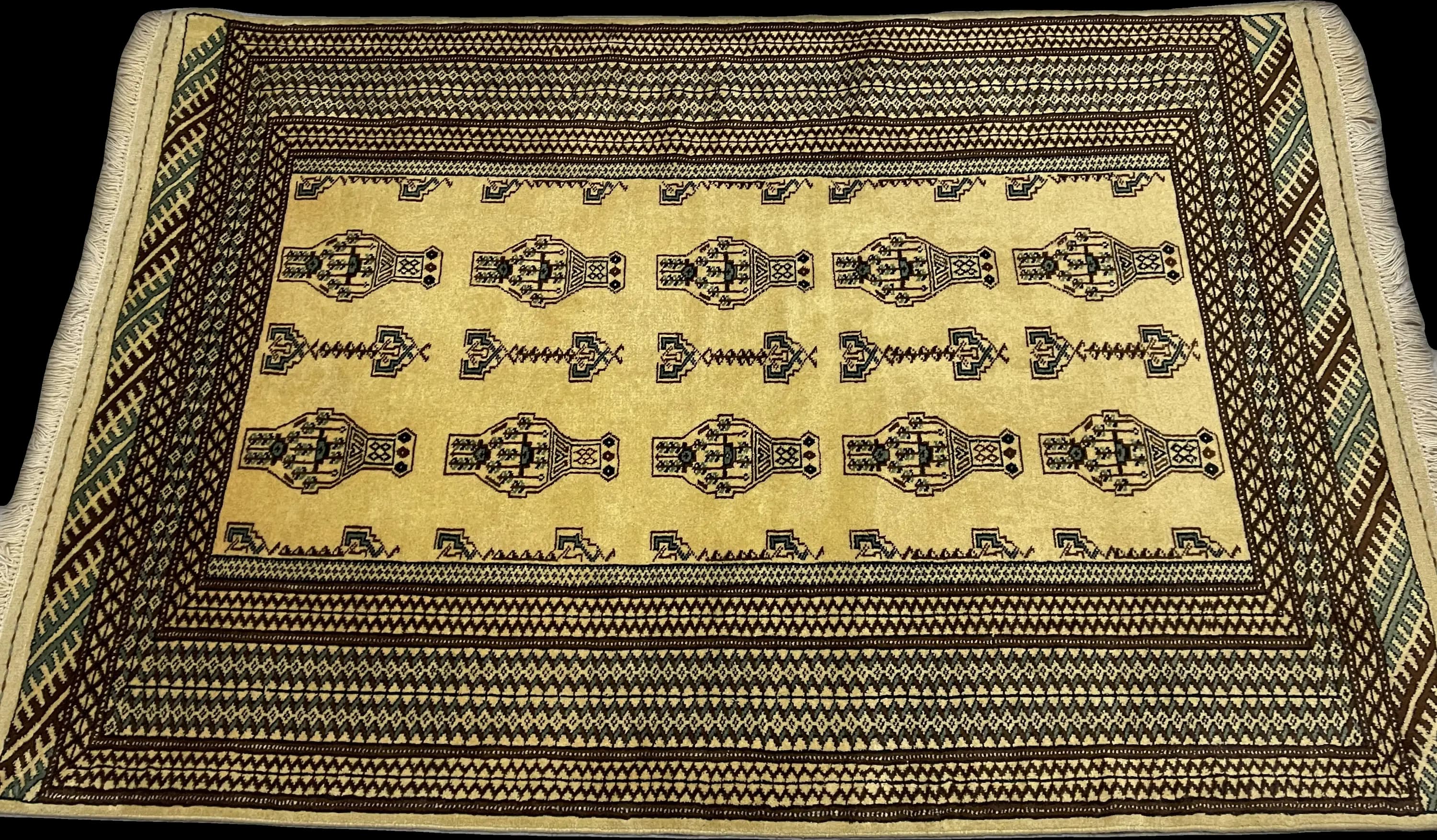 Perspective view of the rug