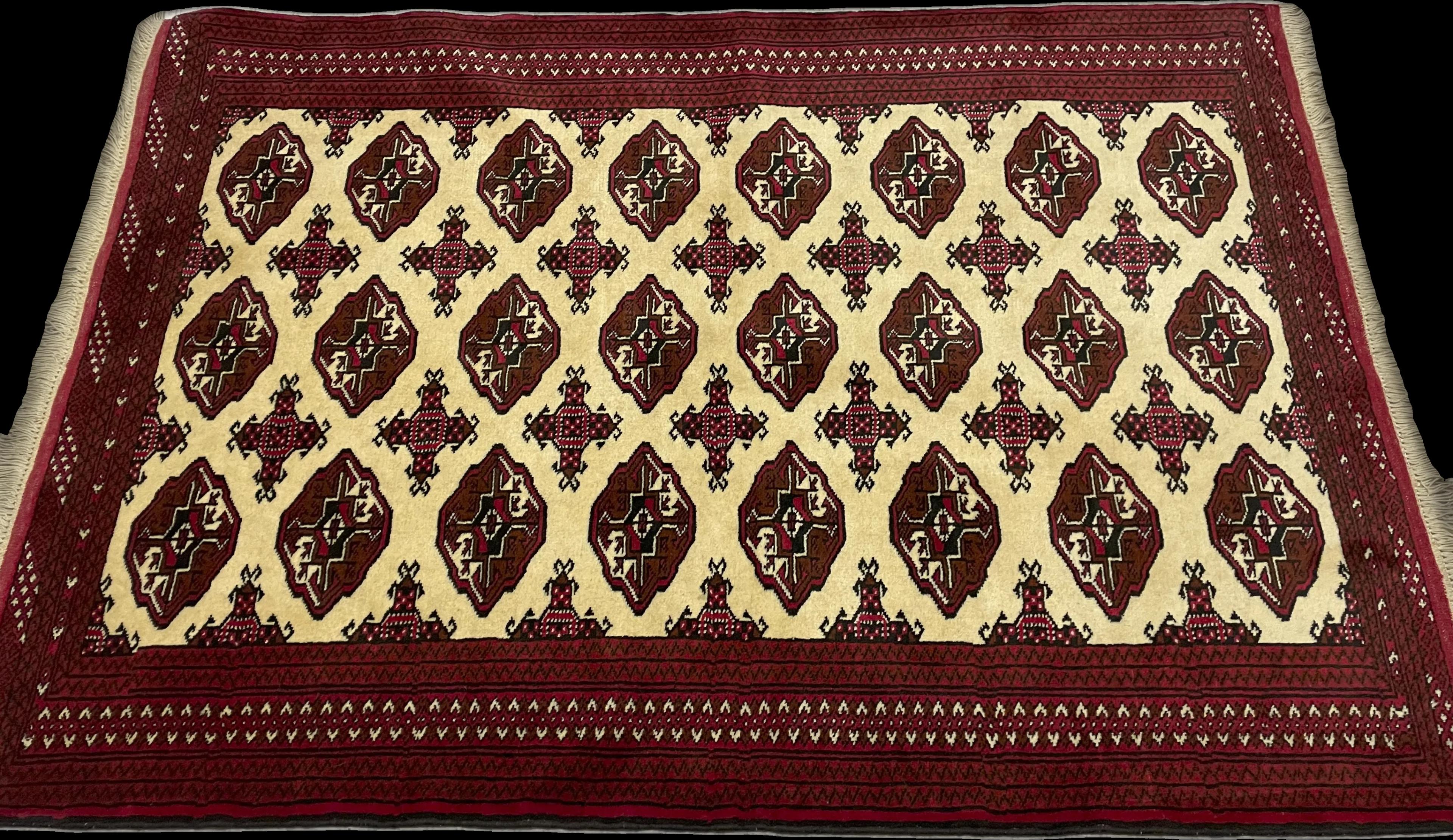 Perspective view of the rug