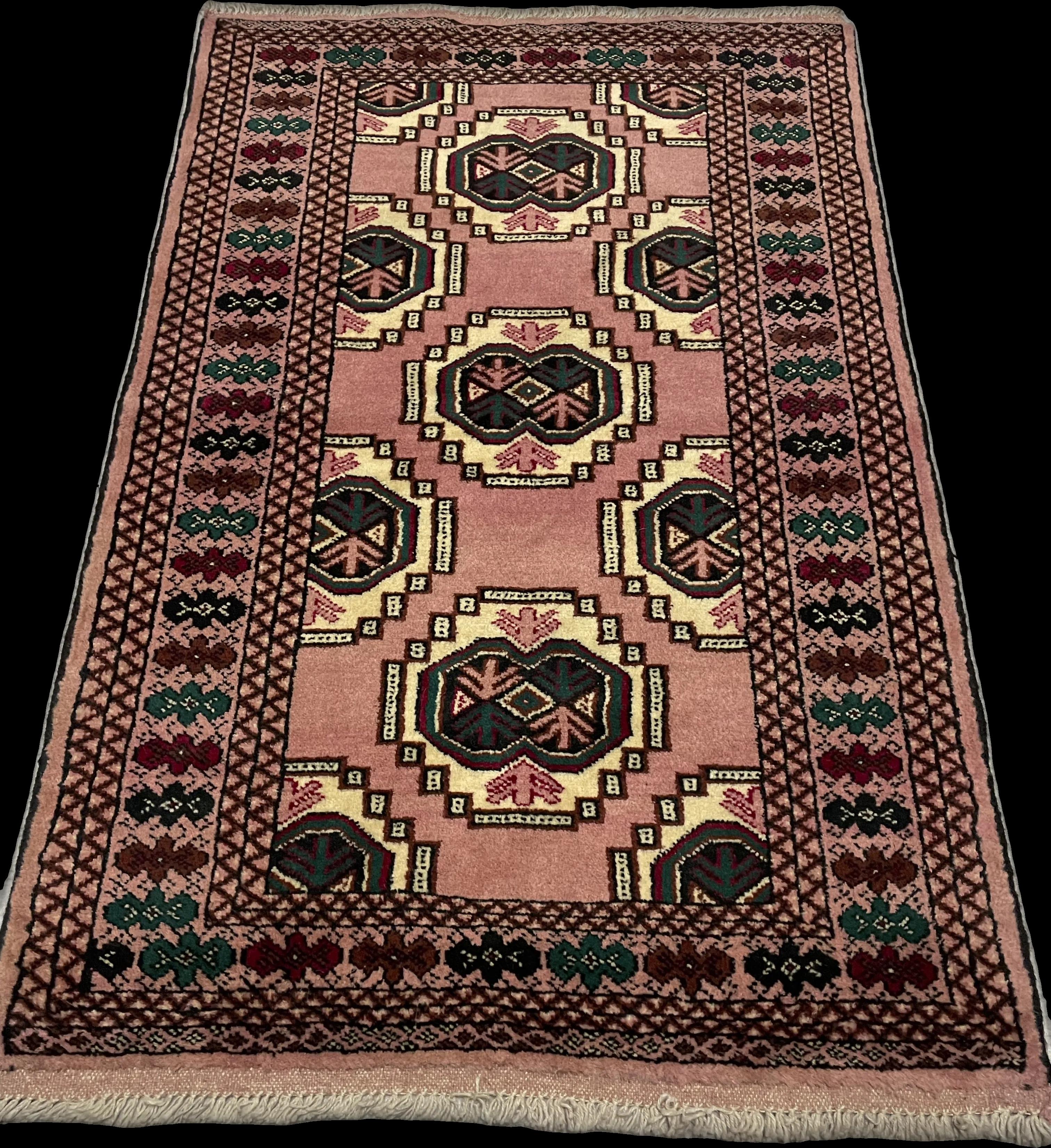 Perspective view of the rug