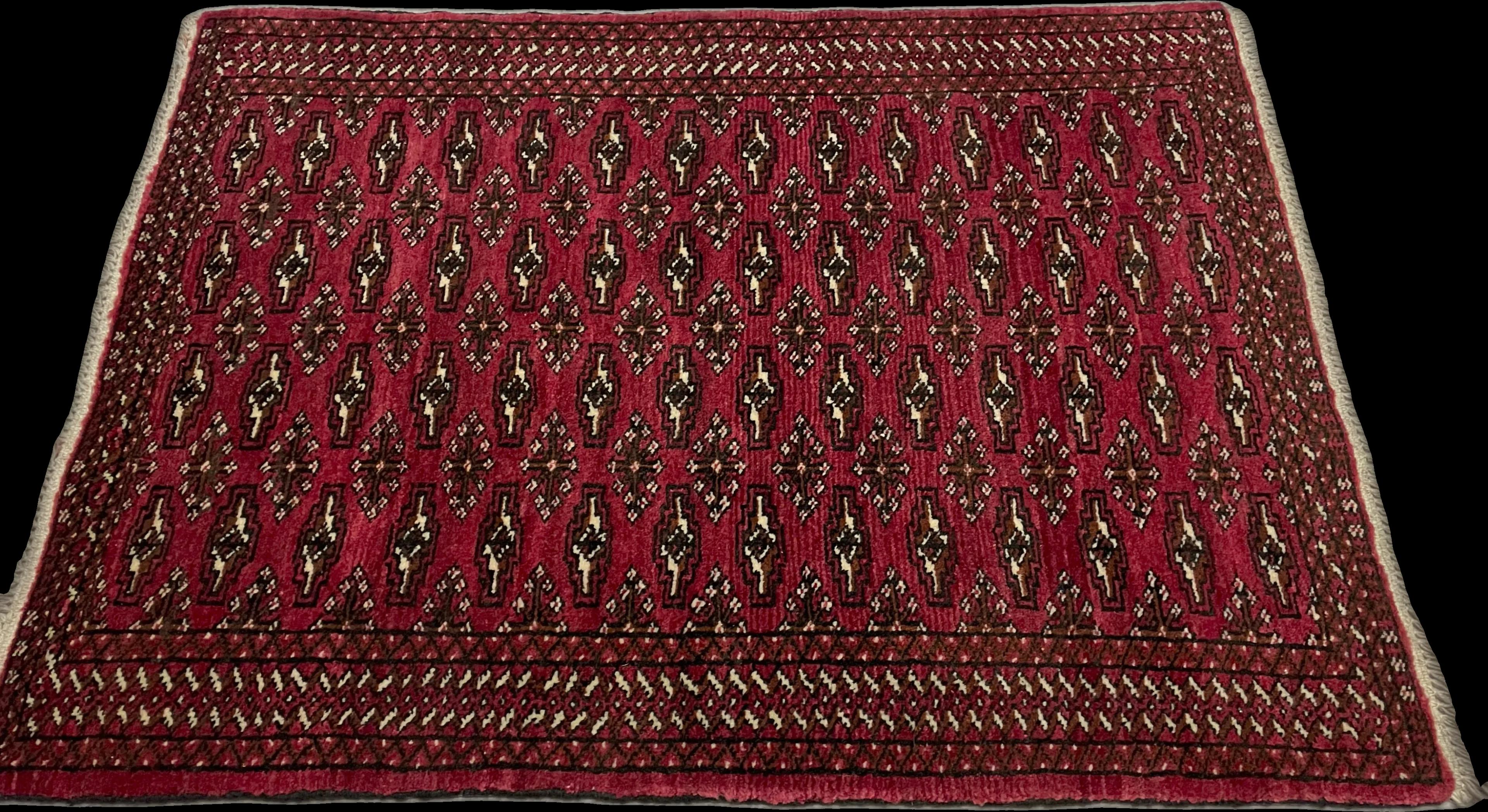 Perspective view of the rug