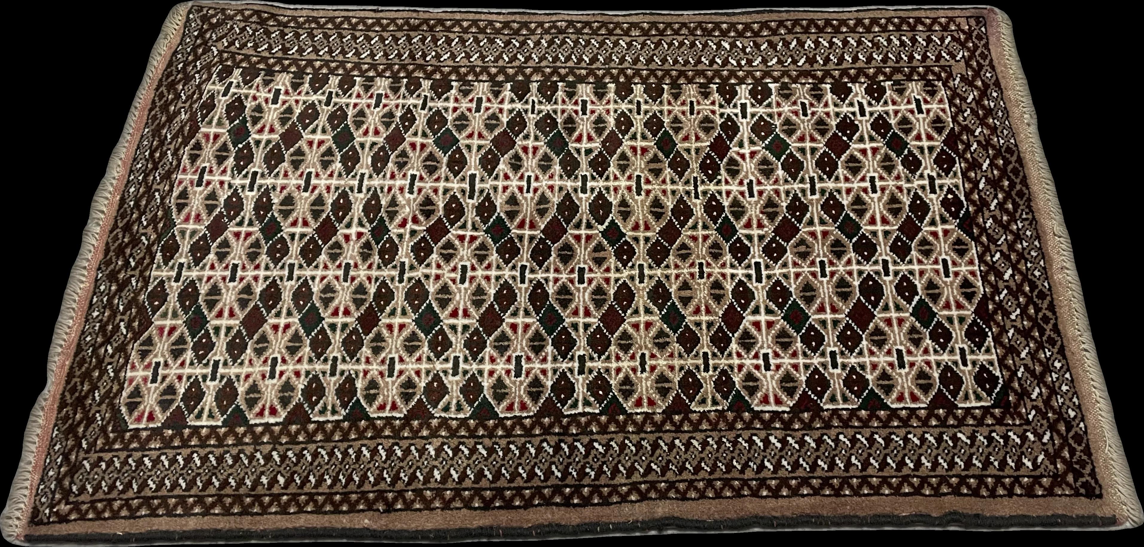 Perspective view of the rug