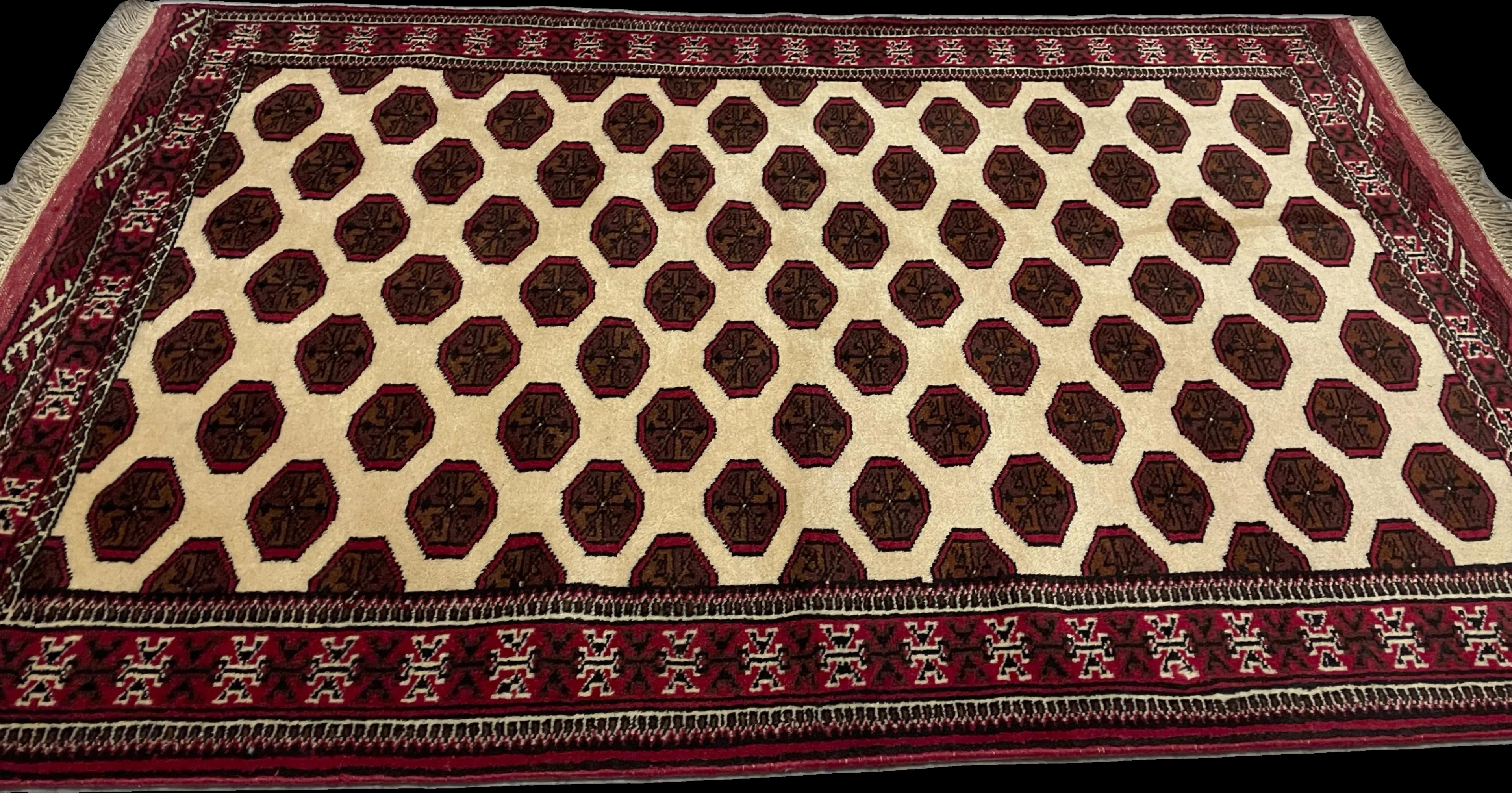 Perspective view of the rug