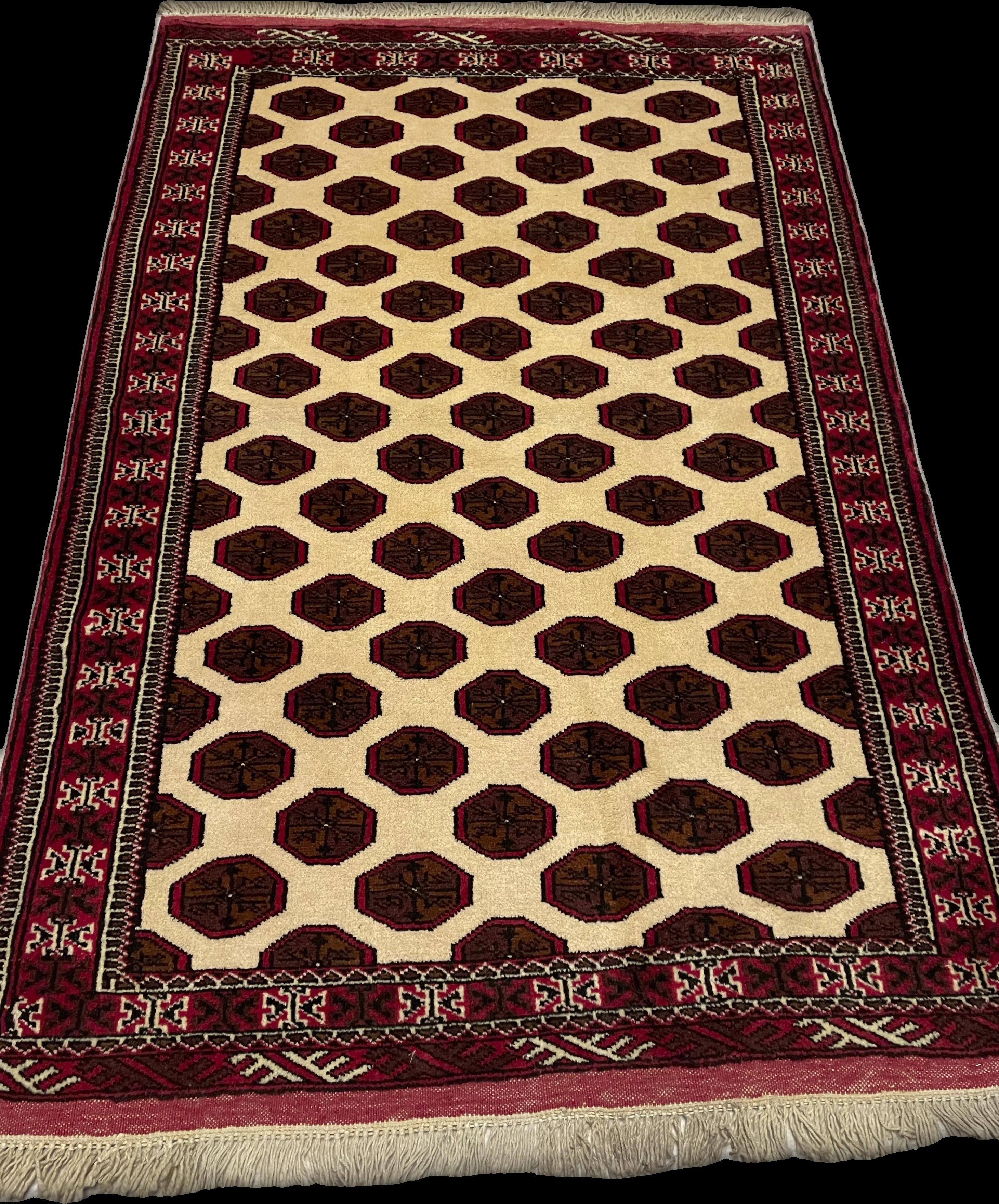 Perspective view of the rug