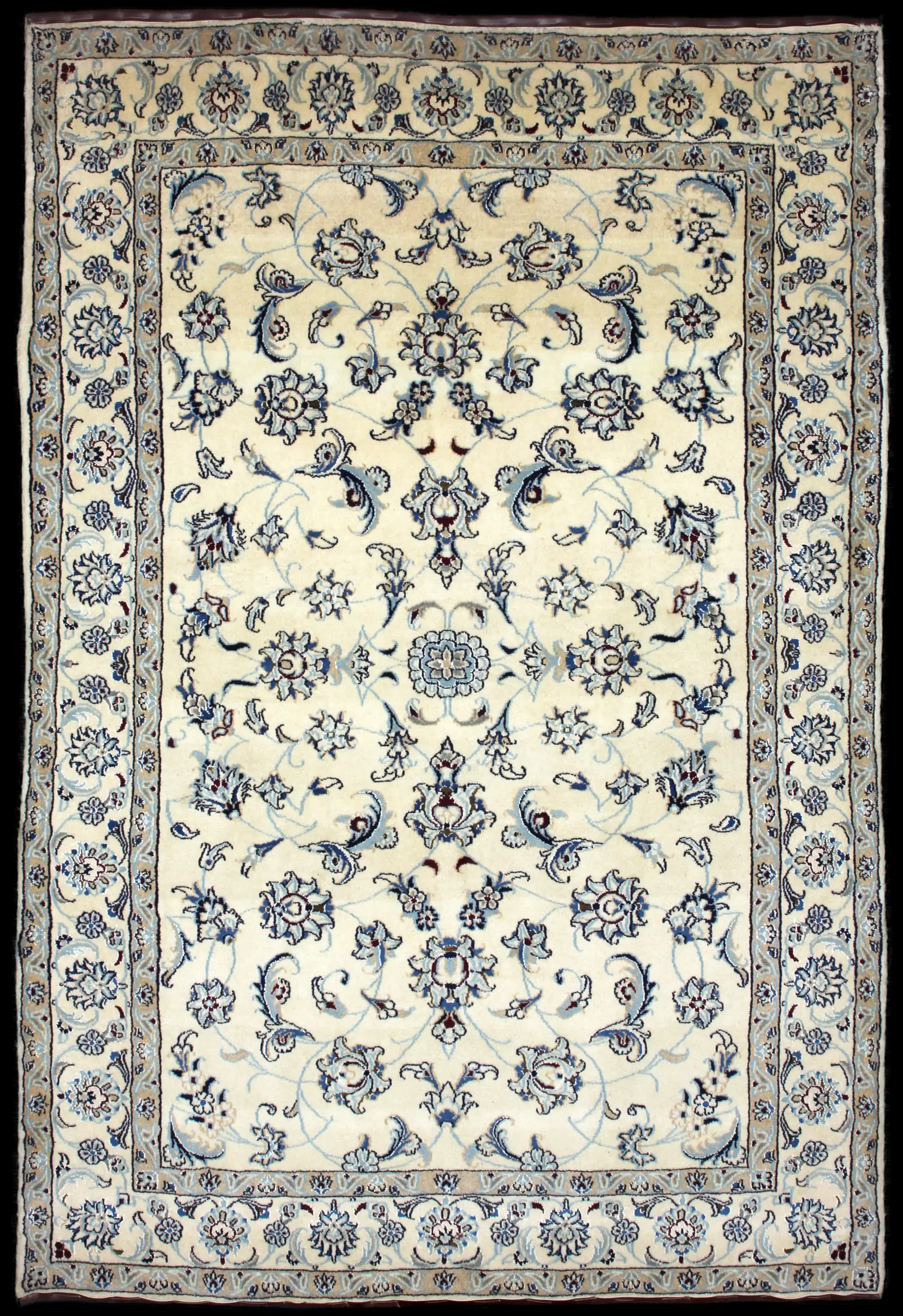 Complete view of the rug