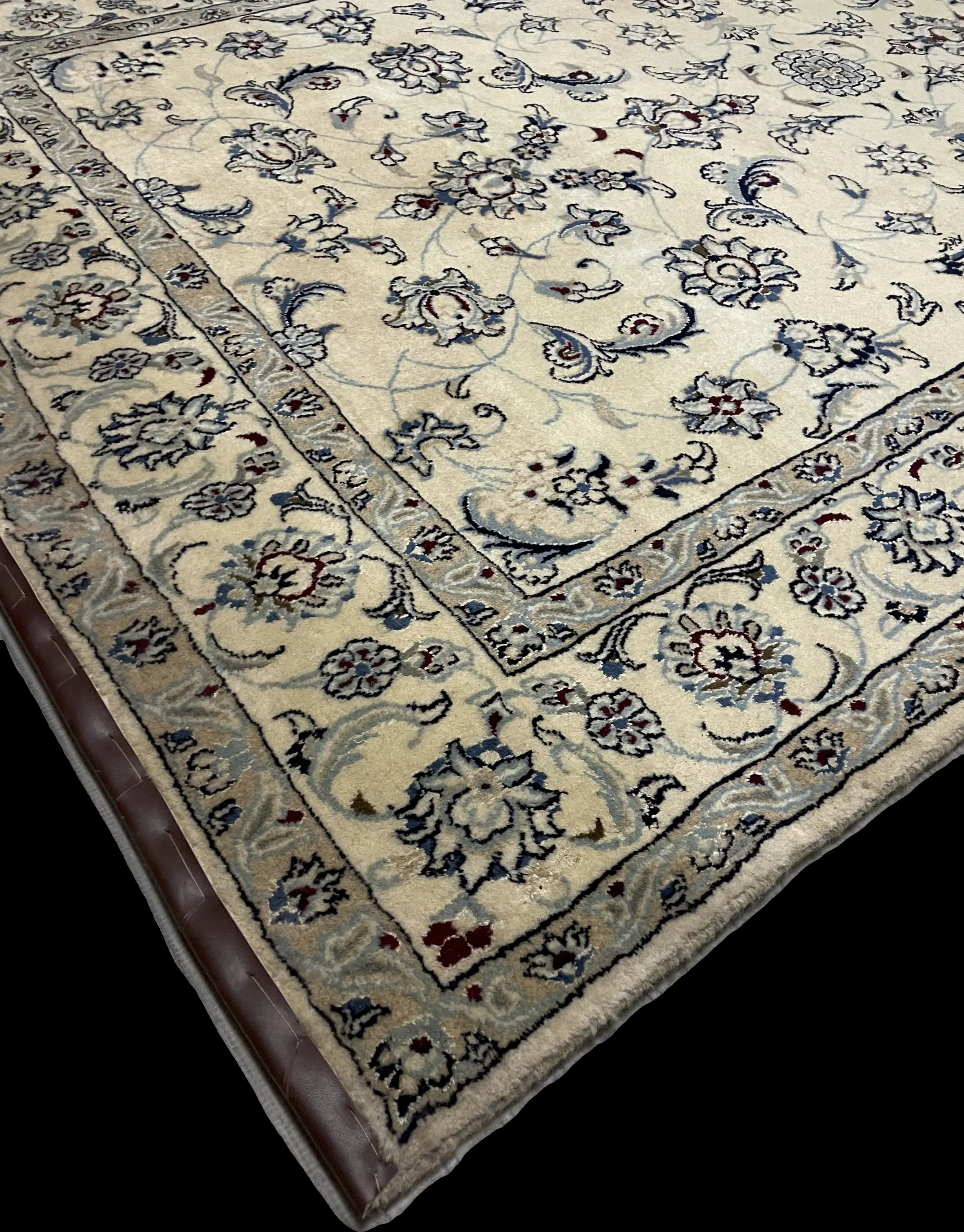 Corner, edge of the rug