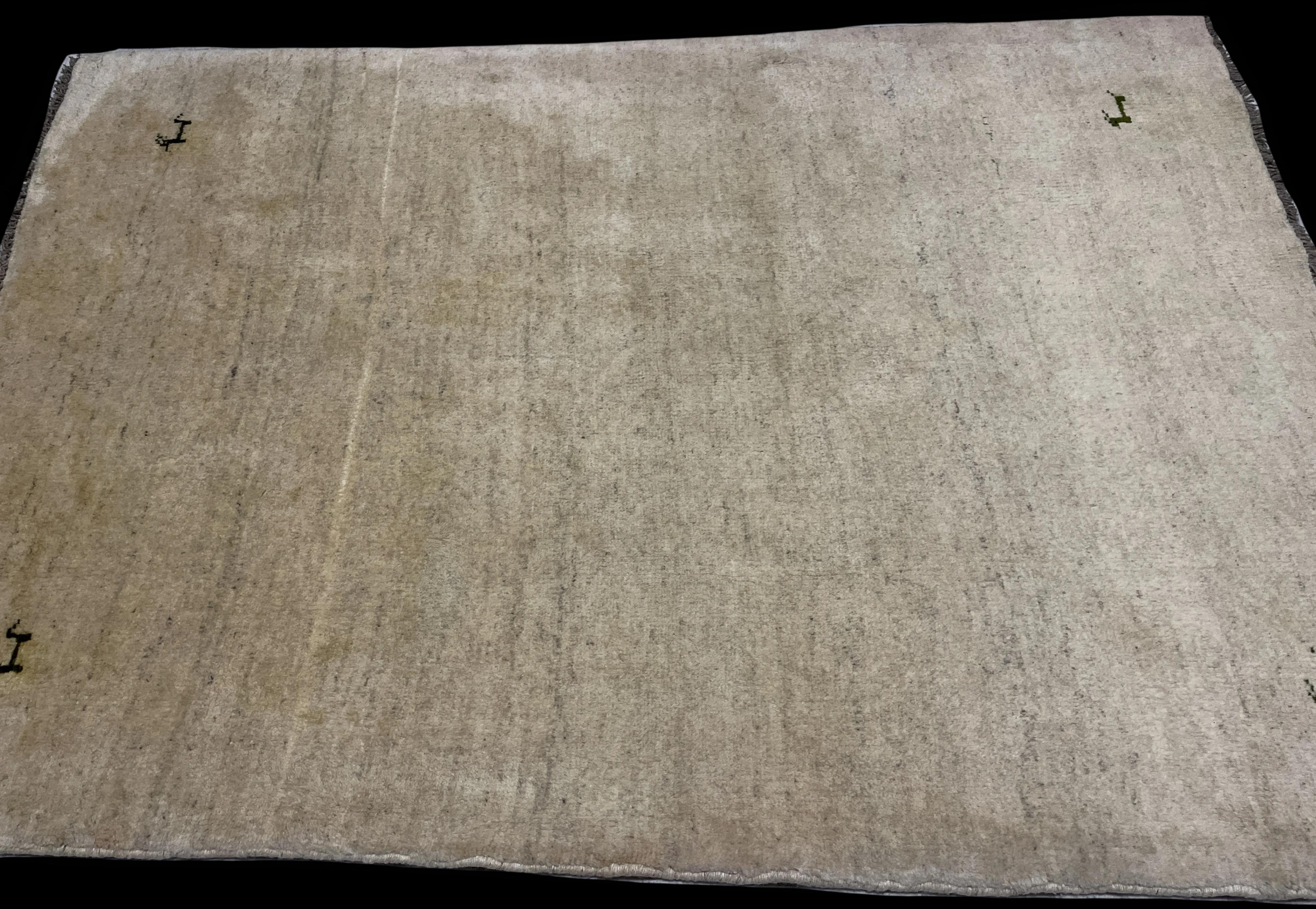 Perspective view of the rug