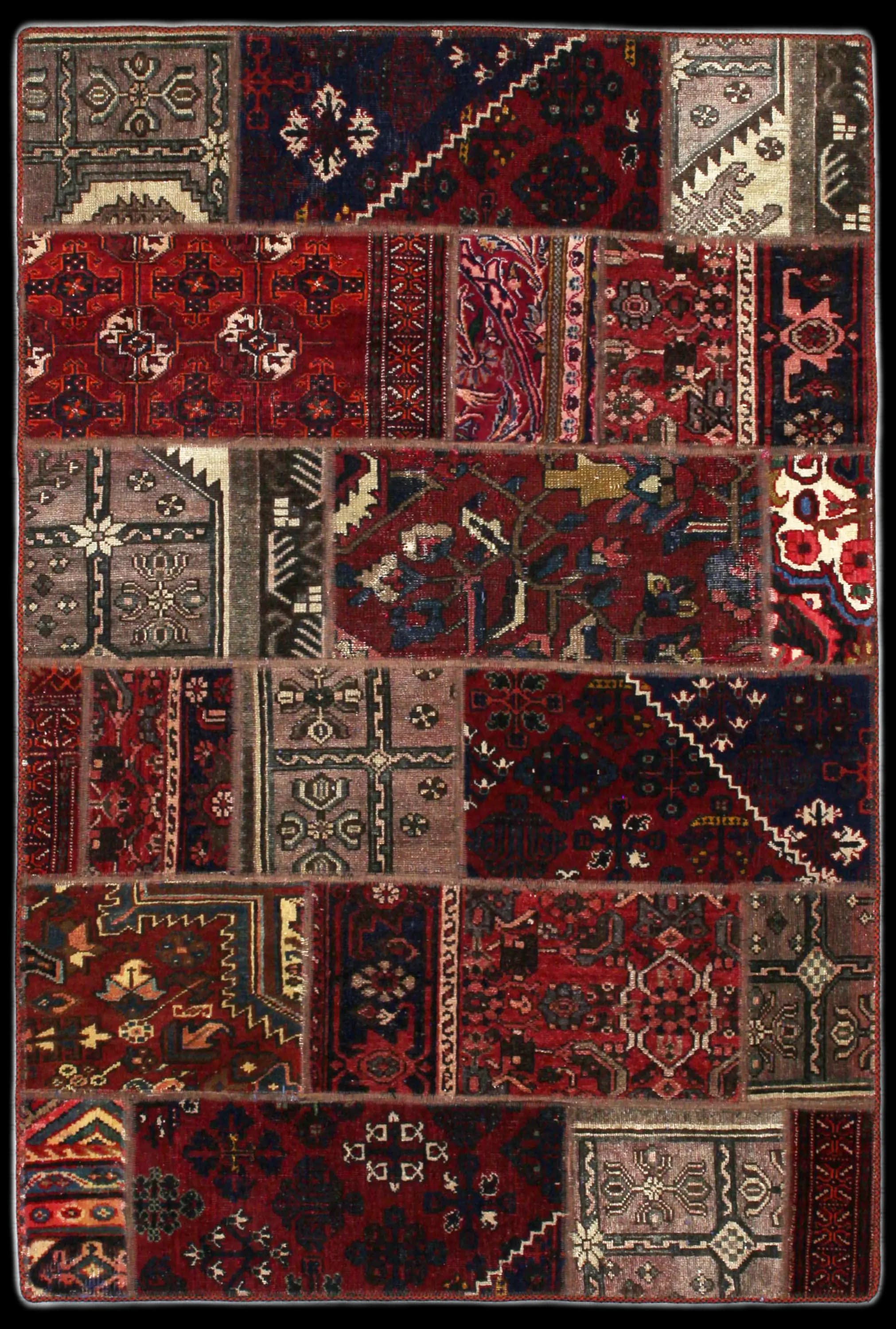 Handmade Persa rug in dimensions 176 centimeters length by 118 centimeters width with mainly Rojo colors