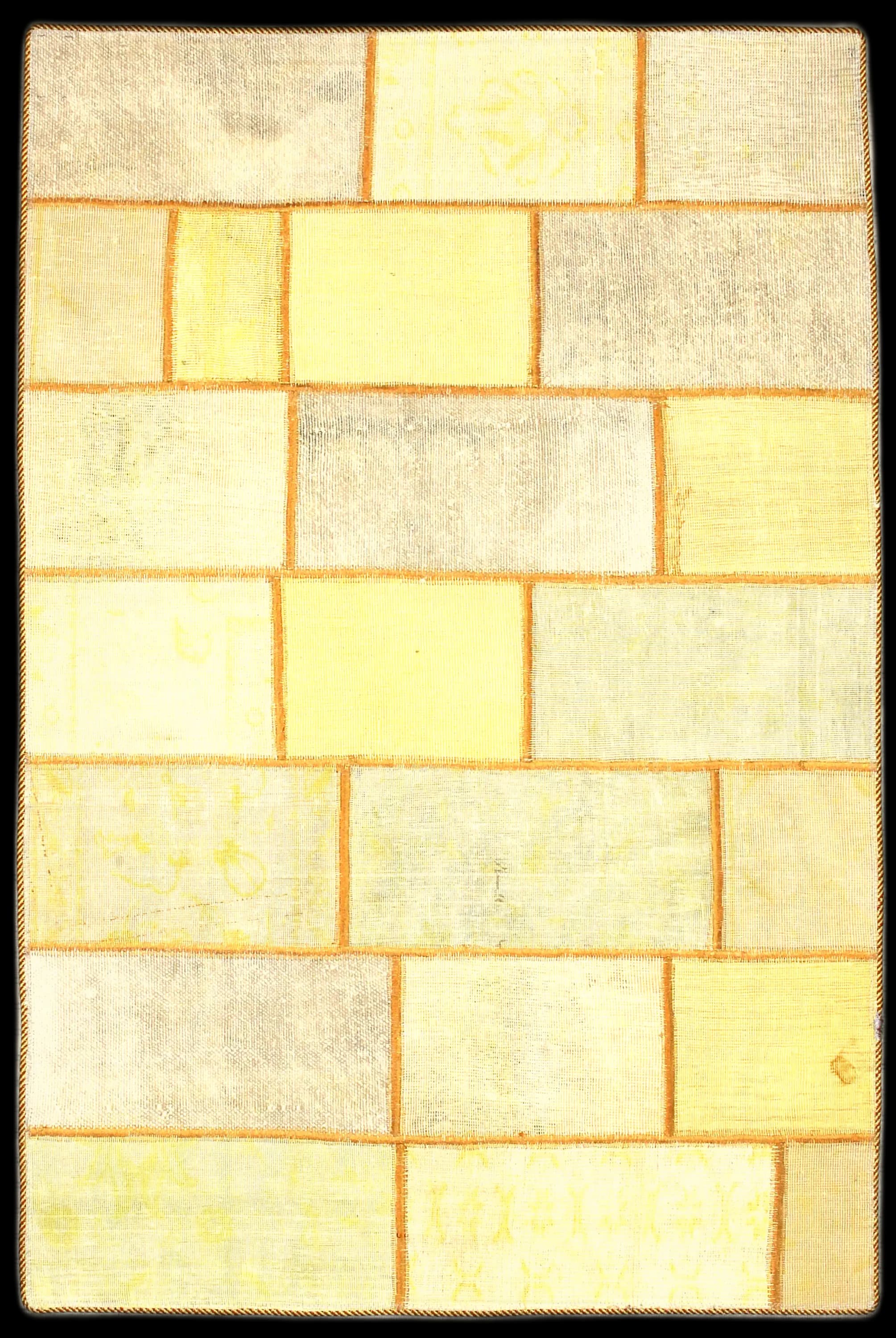 Handmade Perse rug in dimensions 172 centimeters length by 117 centimeters width with mainly Jaune colors