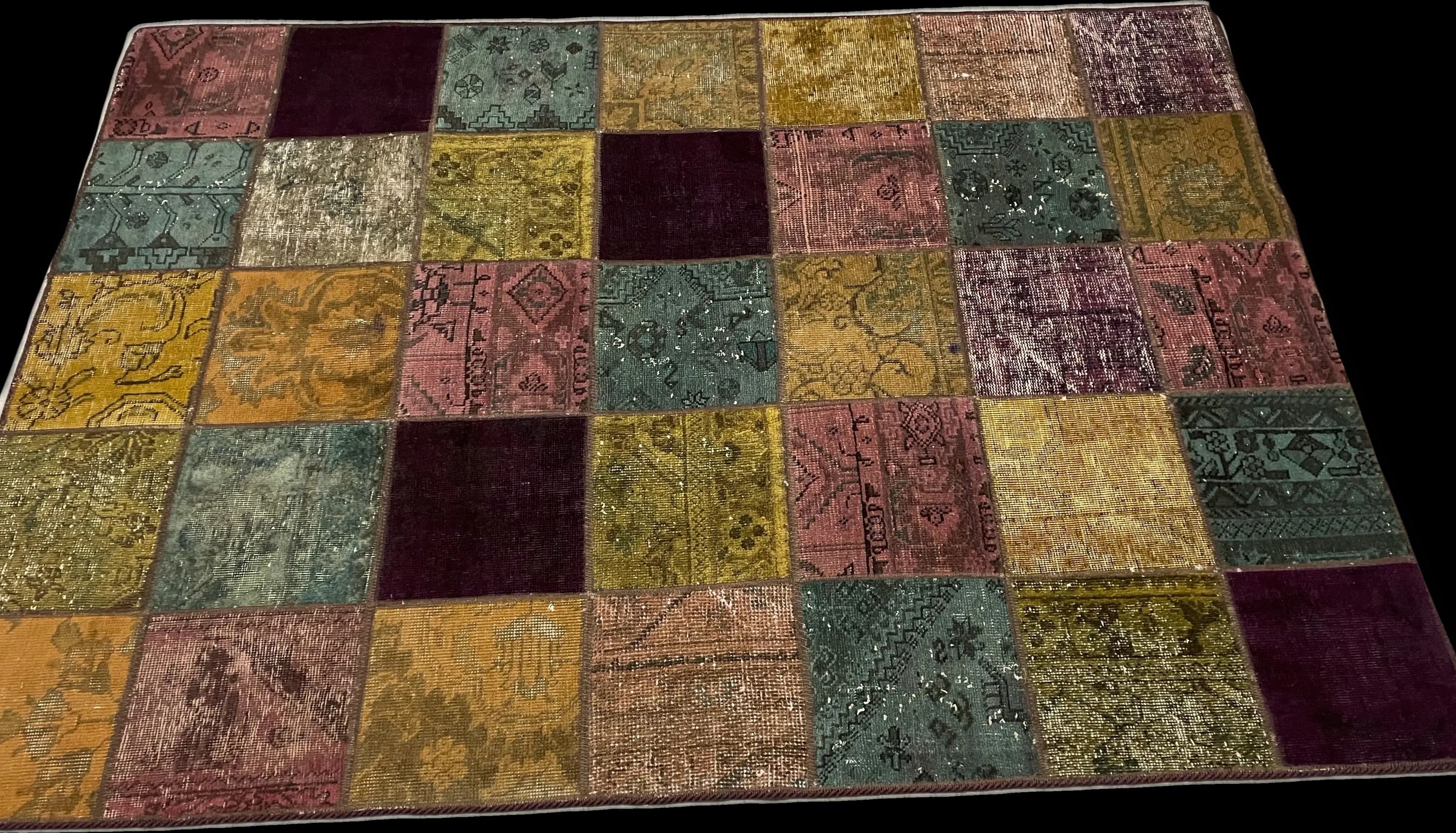 Perspective view of the rug