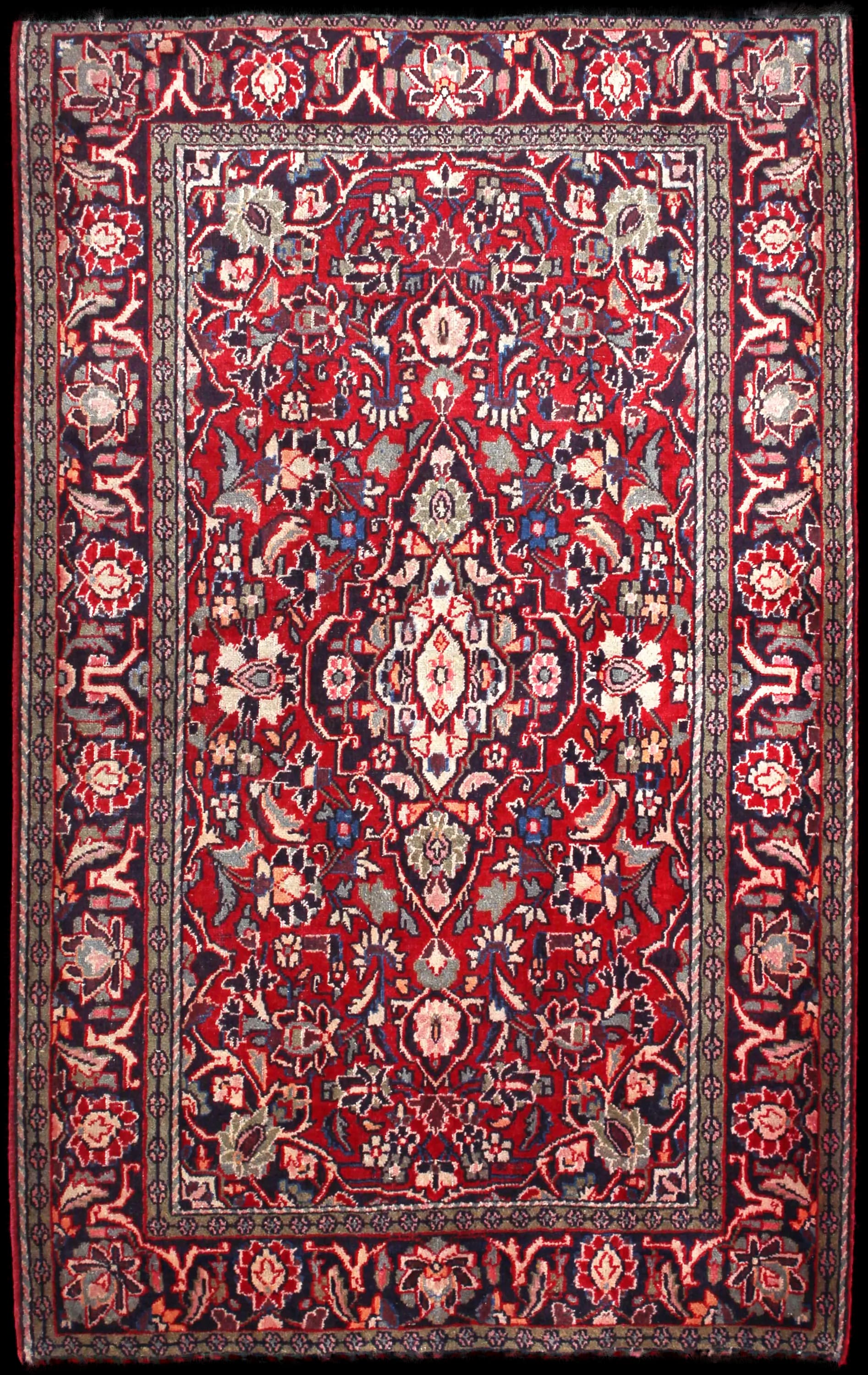 Handmade Persiano rug in dimensions 200 centimeters length by 125 centimeters width with mainly Rosso e Verde colors