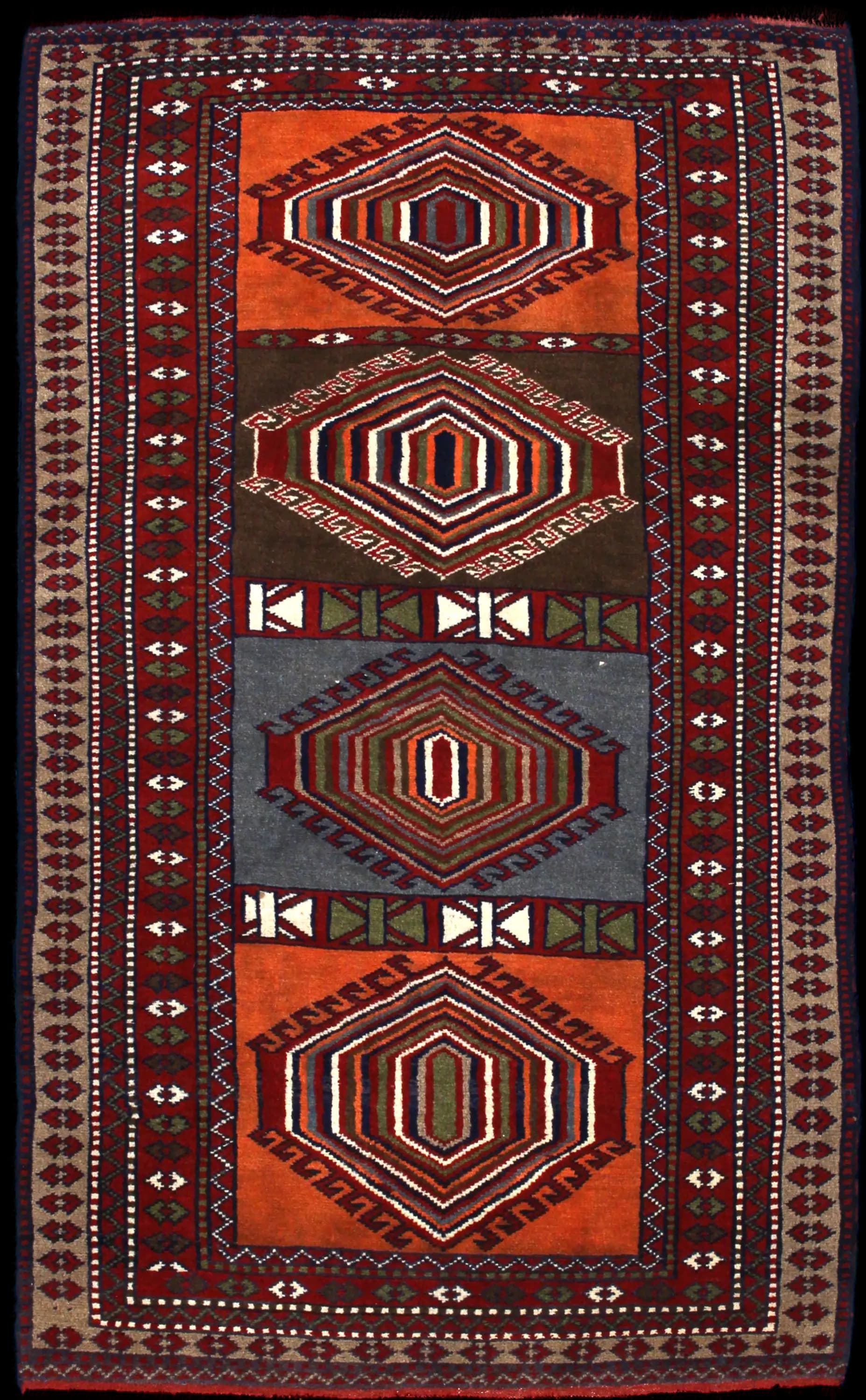 Handmade Persa rug in dimensions 175 centimeters length by 105 centimeters width with mainly Rojo y Naranja colors