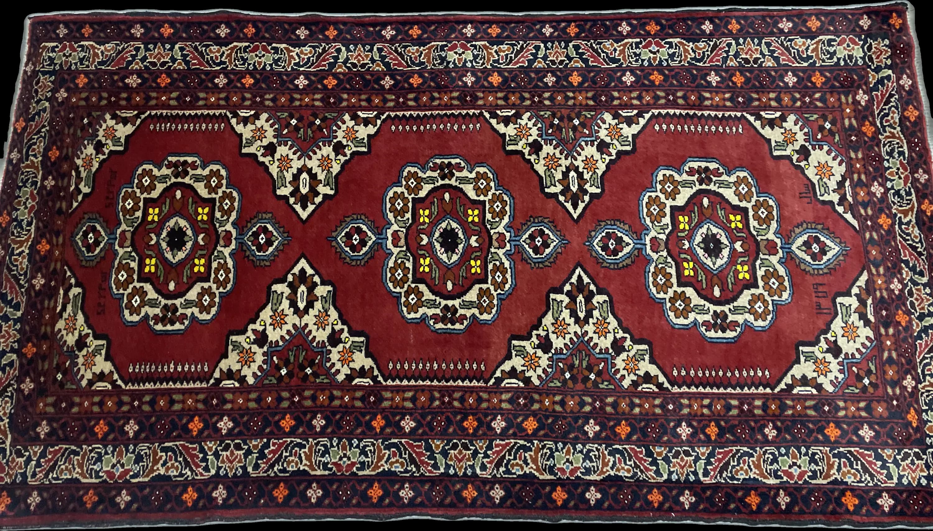 Perspective view of the rug