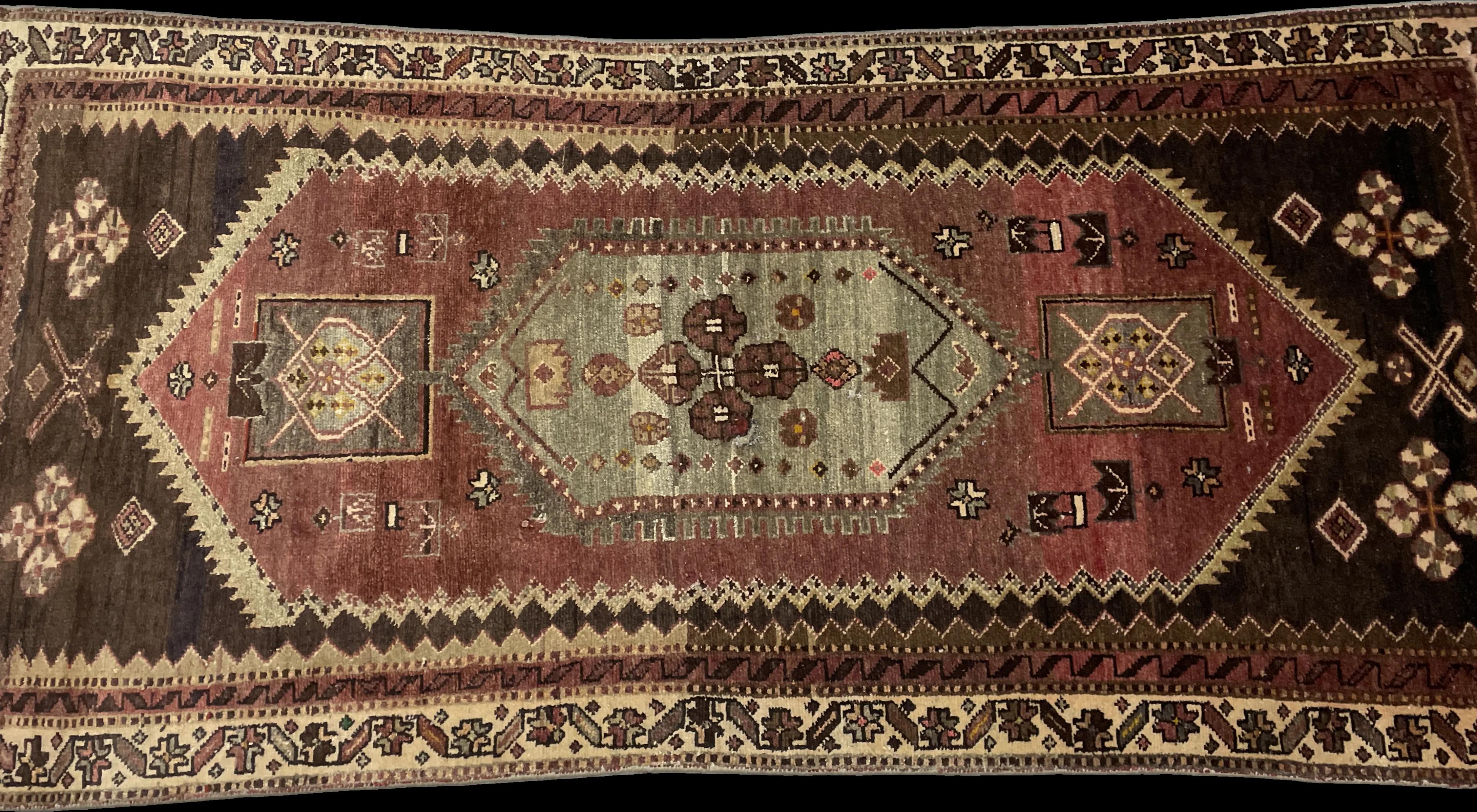 Perspective view of the rug