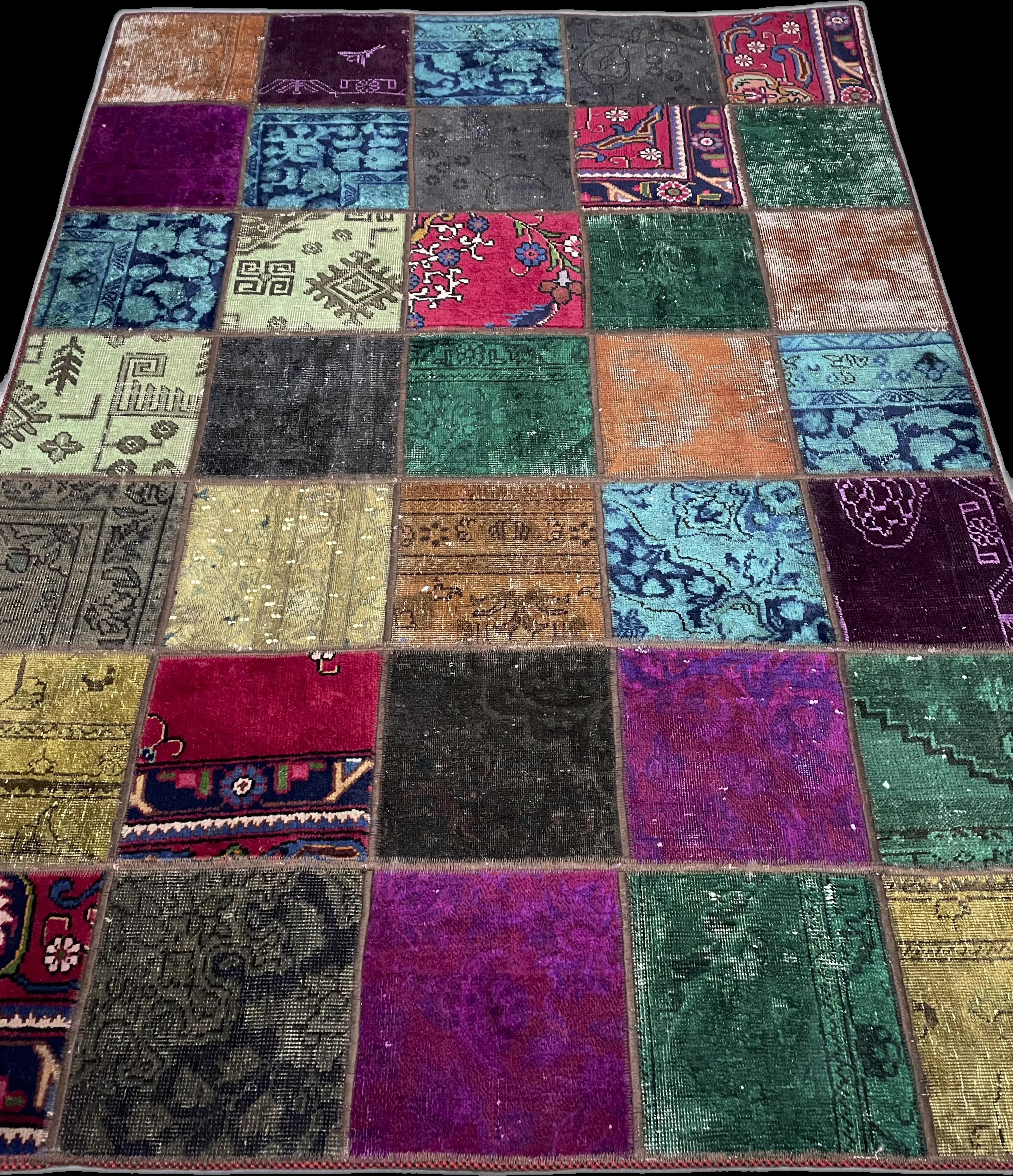 Perspective view of the rug