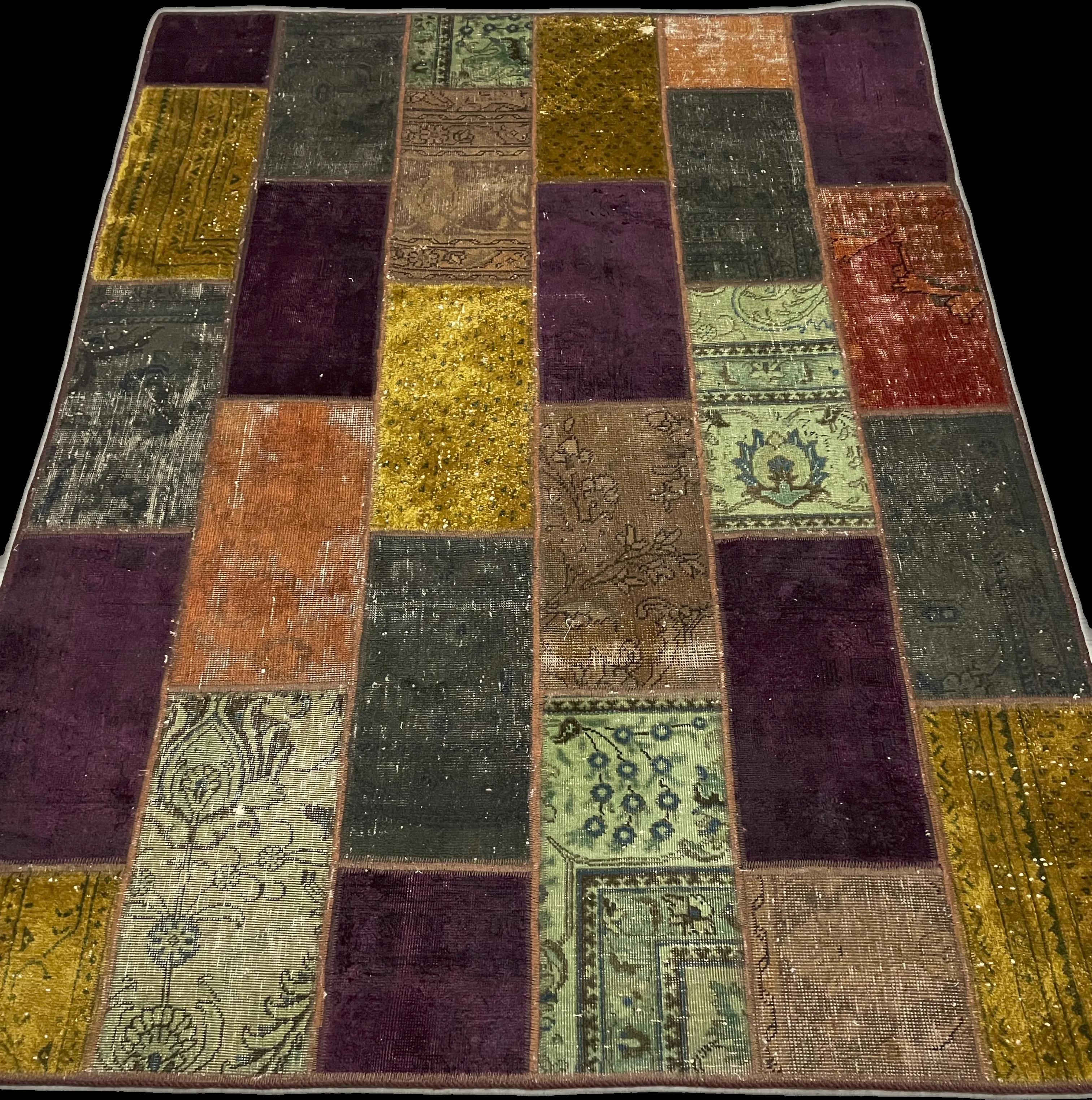 Perspective view of the rug