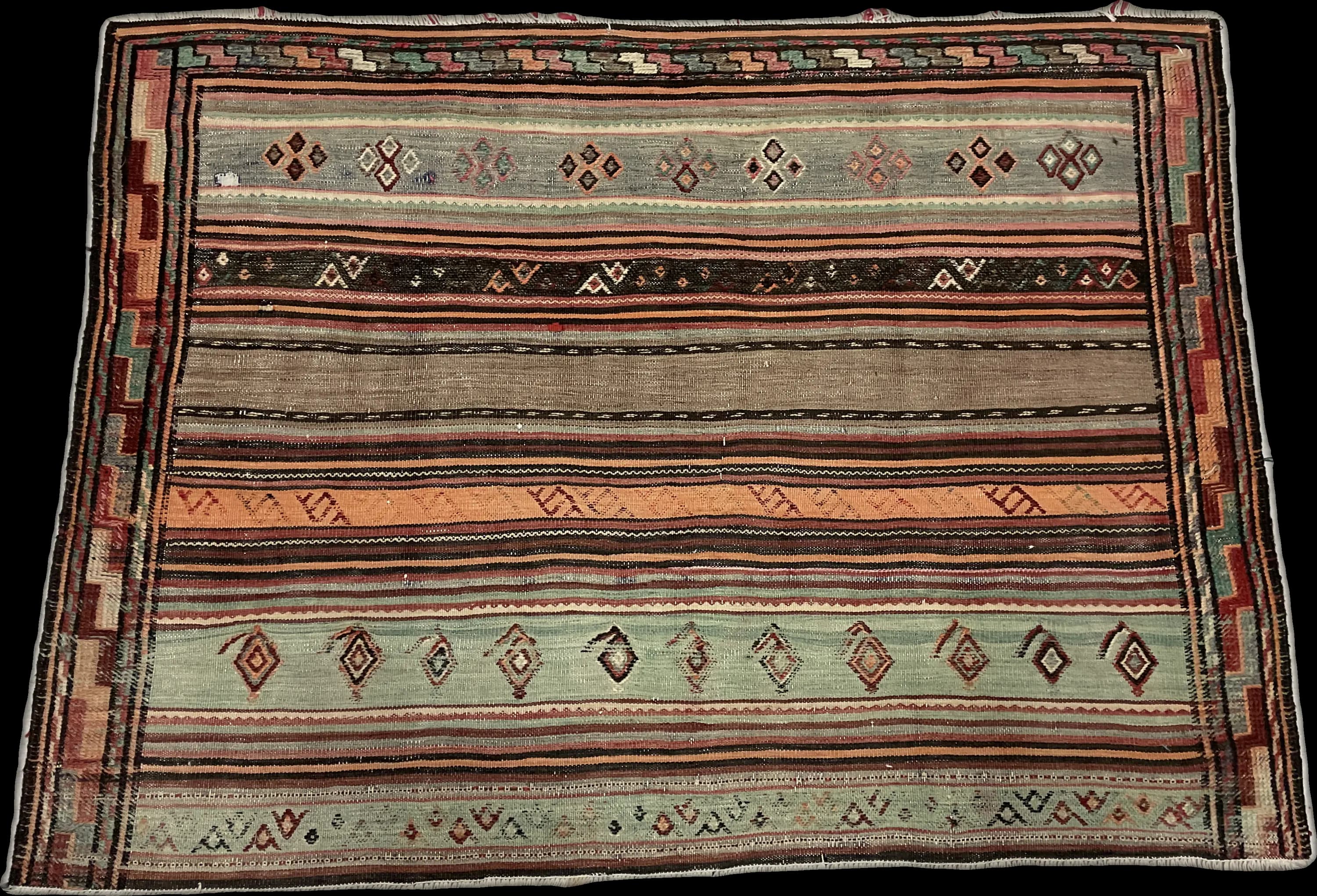 Perspective view of the rug