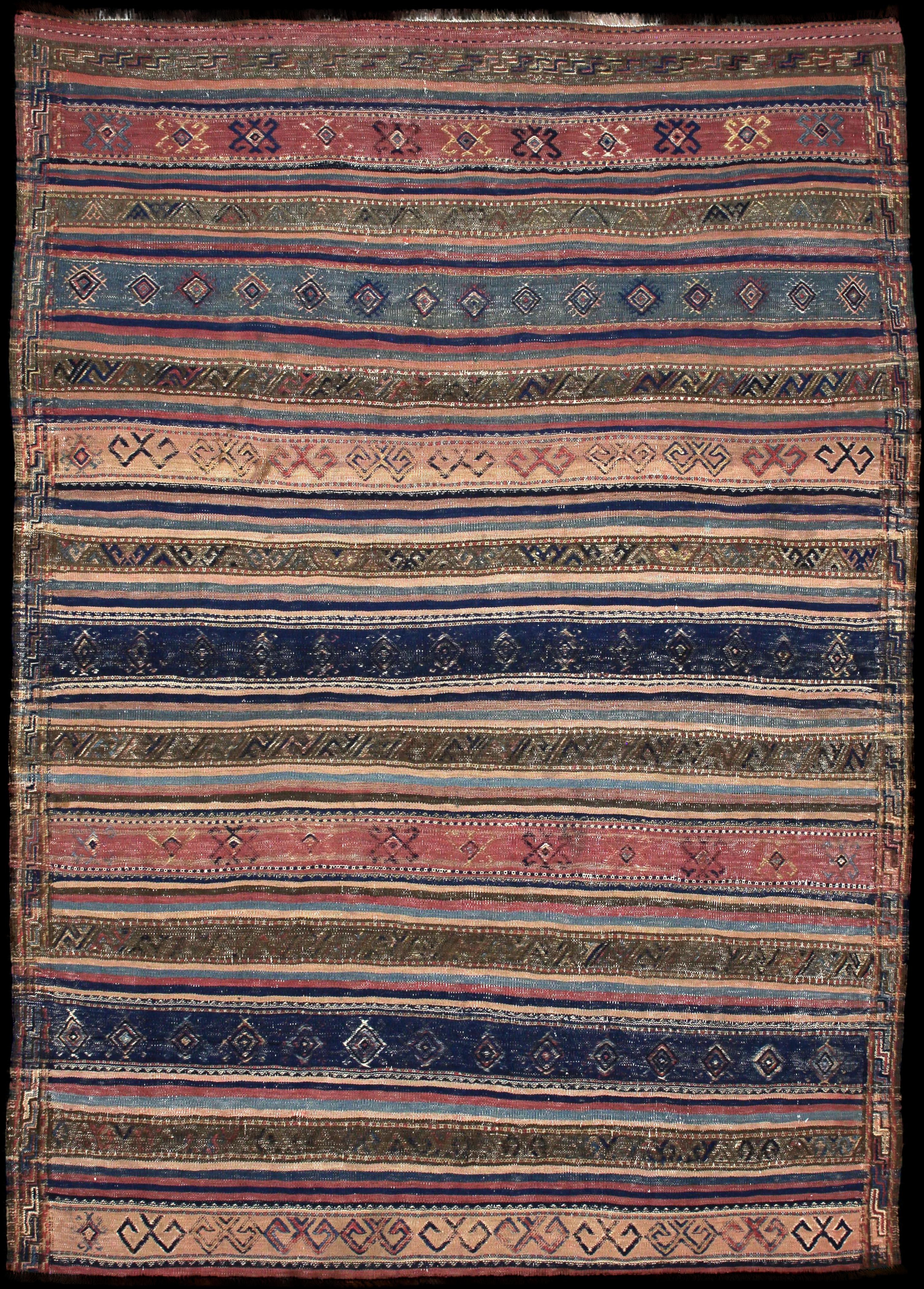 Complete view of the rug