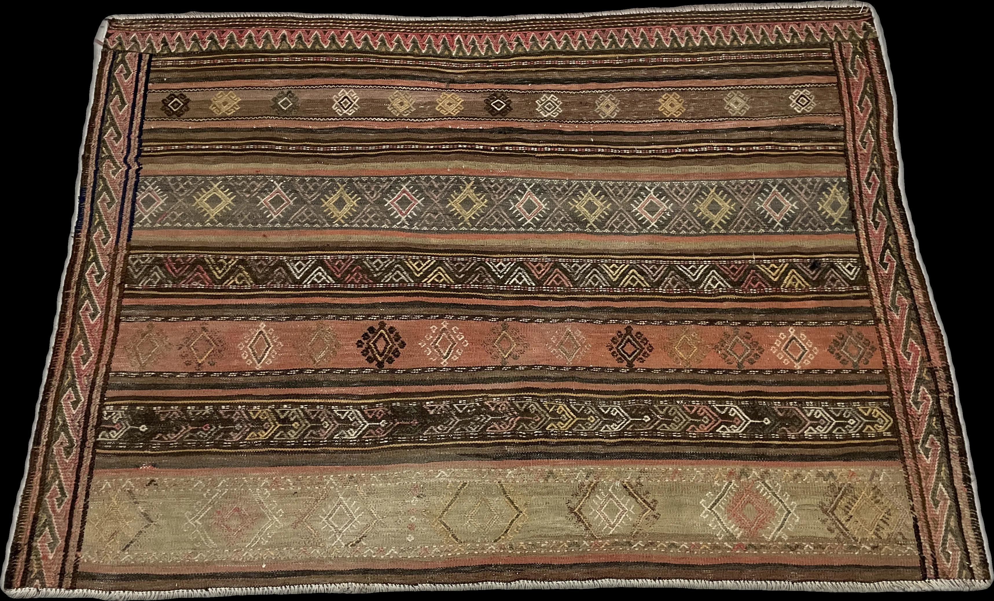 Perspective view of the rug