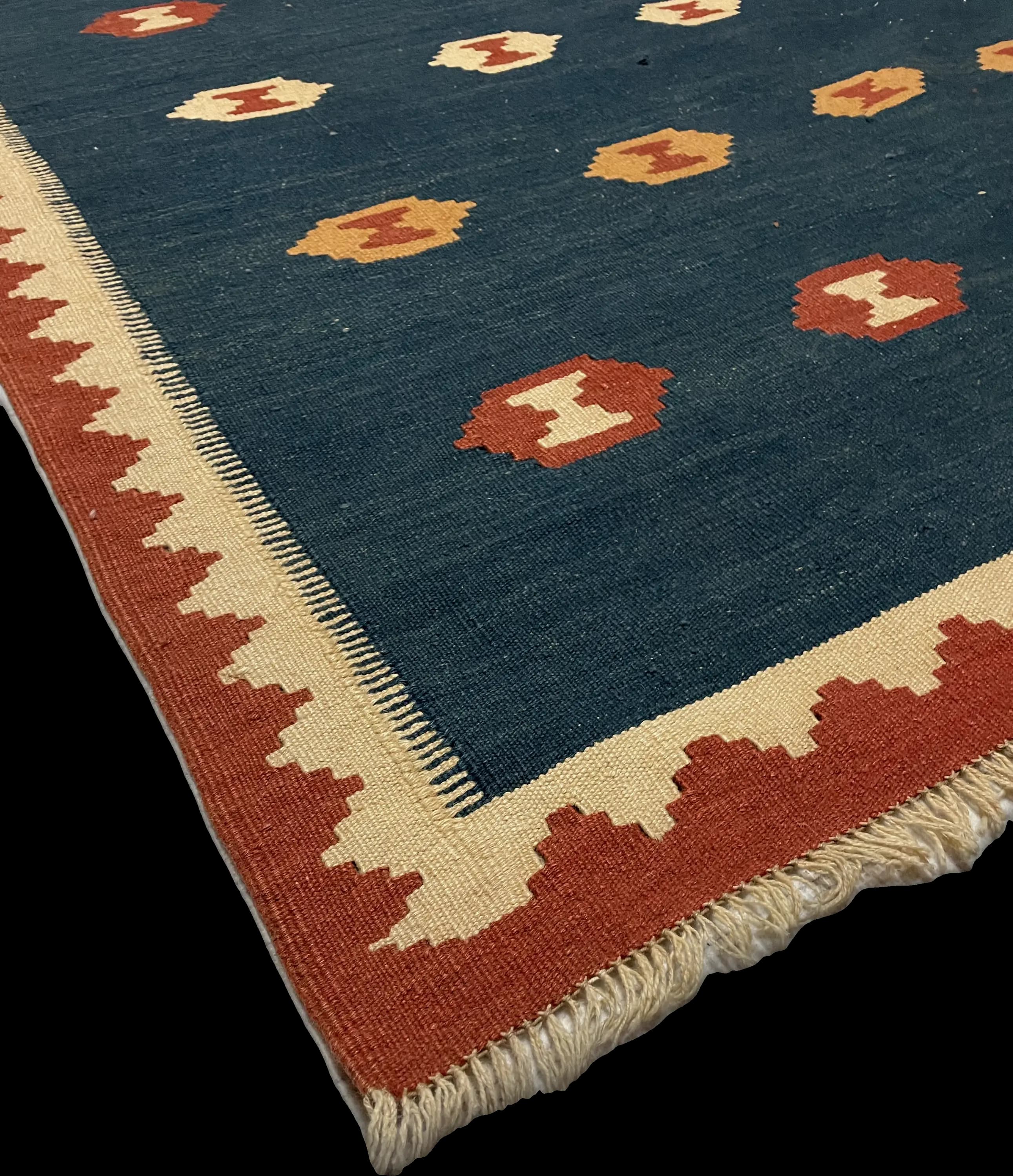 Corner, edge of the rug