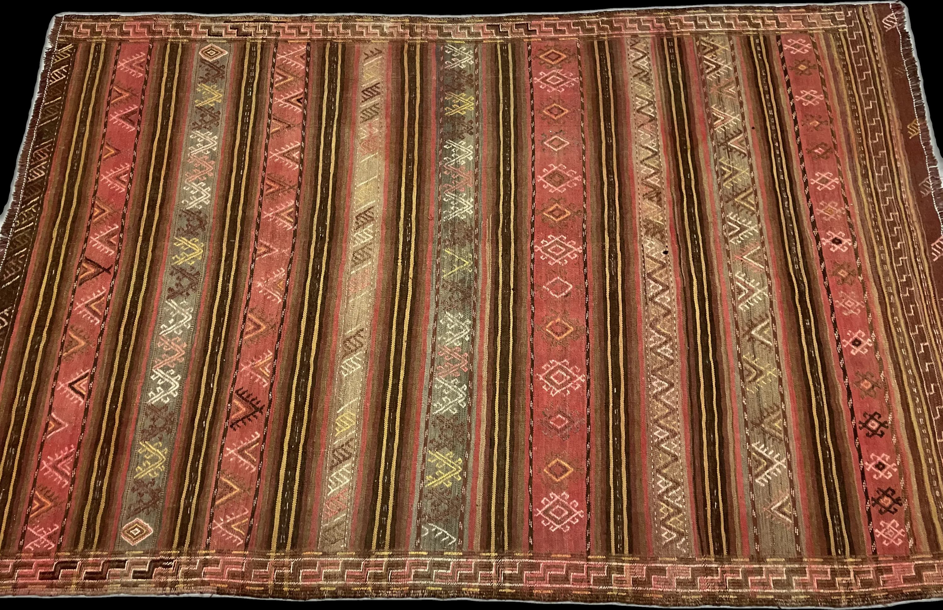 Perspective view of the rug