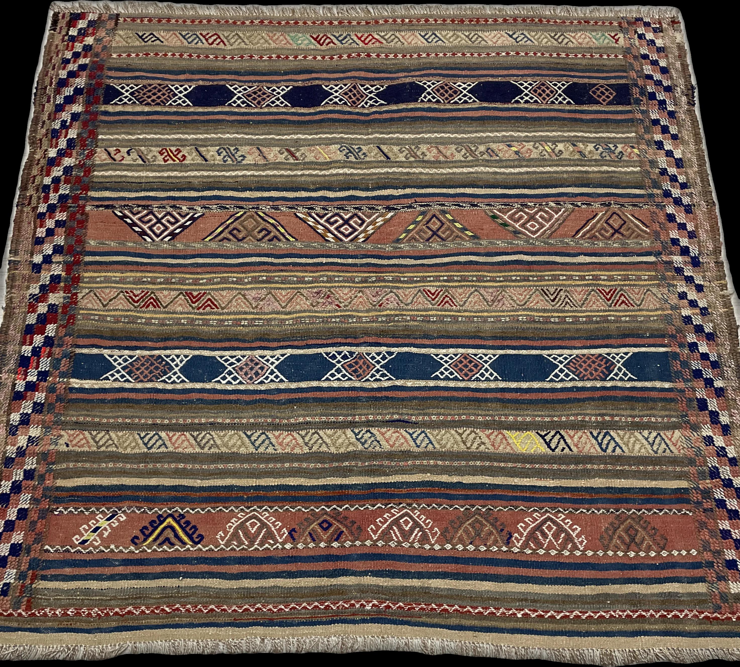 Perspective view of the rug