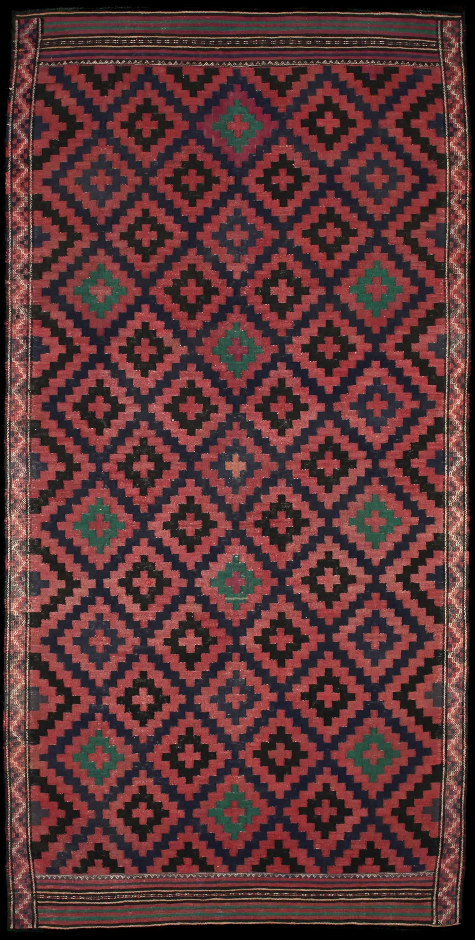 Handmade Persiano rug in dimensions 270 centimeters length by 135 centimeters width