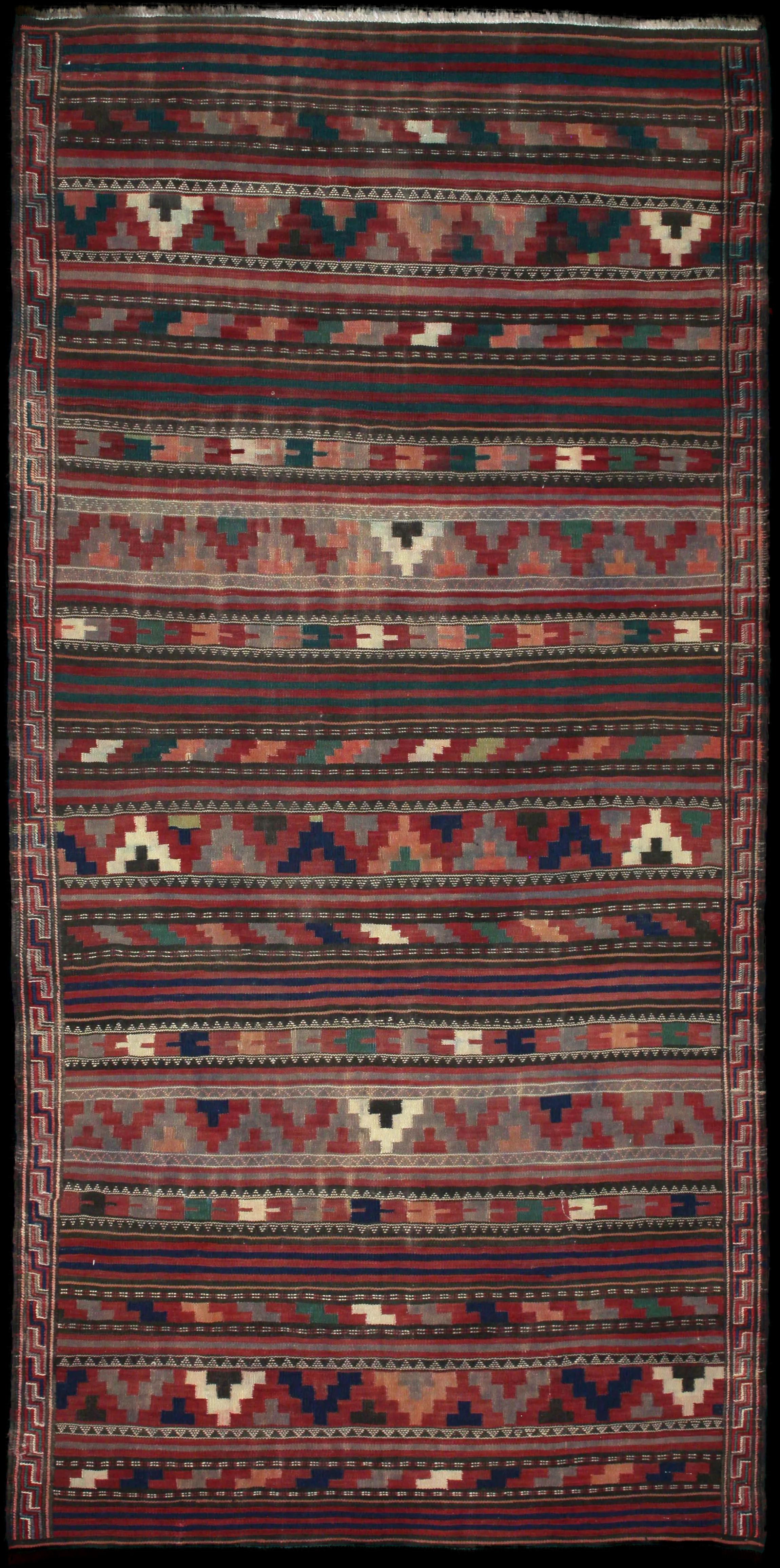 Complete view of the rug