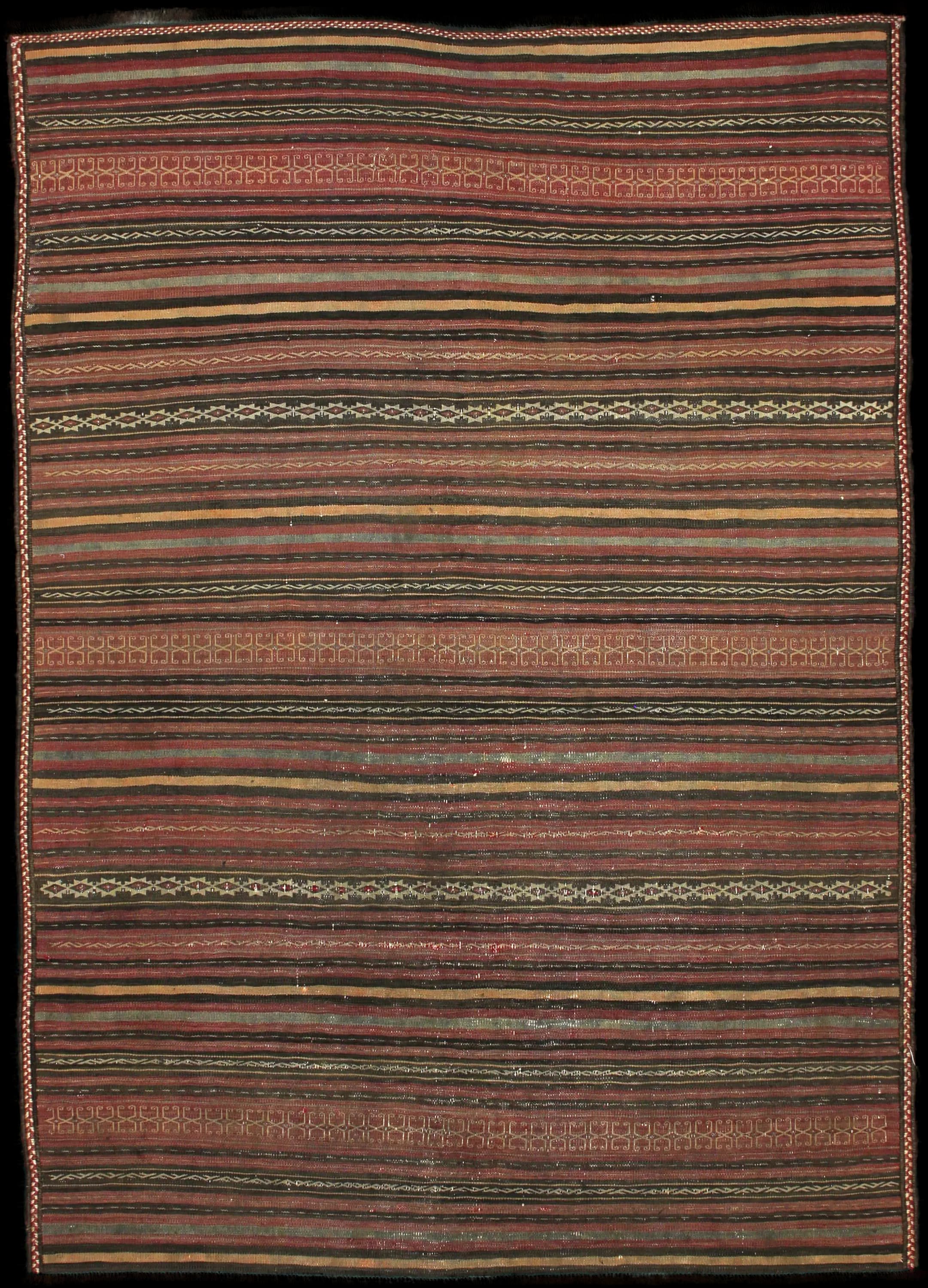 Handmade Persa rug in dimensions 200 centimeters length by 150 centimeters width with mainly Marrón colors