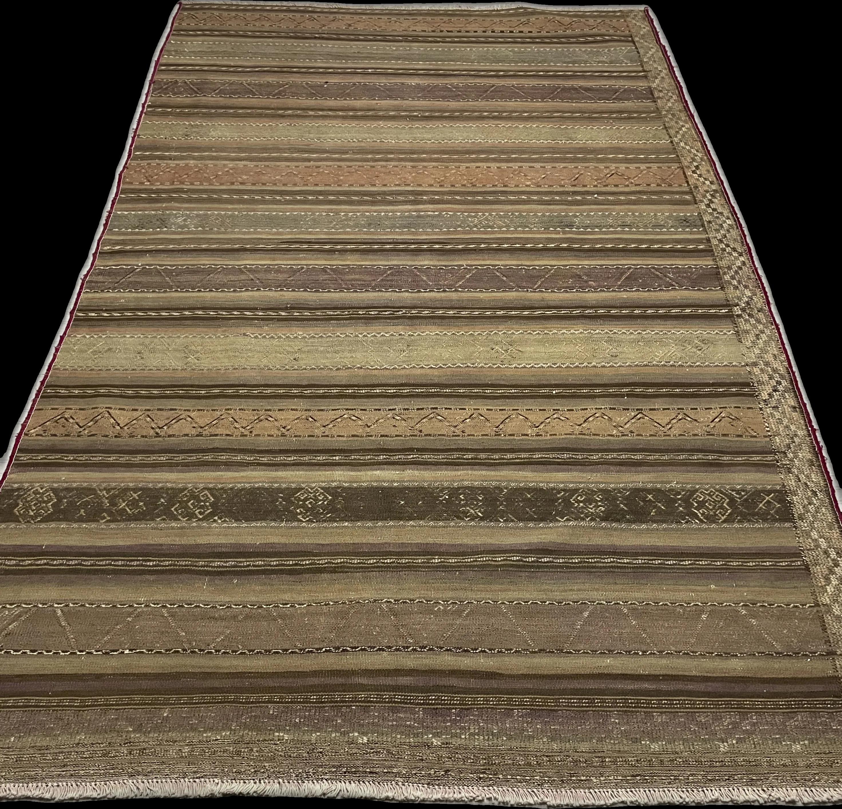 Perspective view of the rug