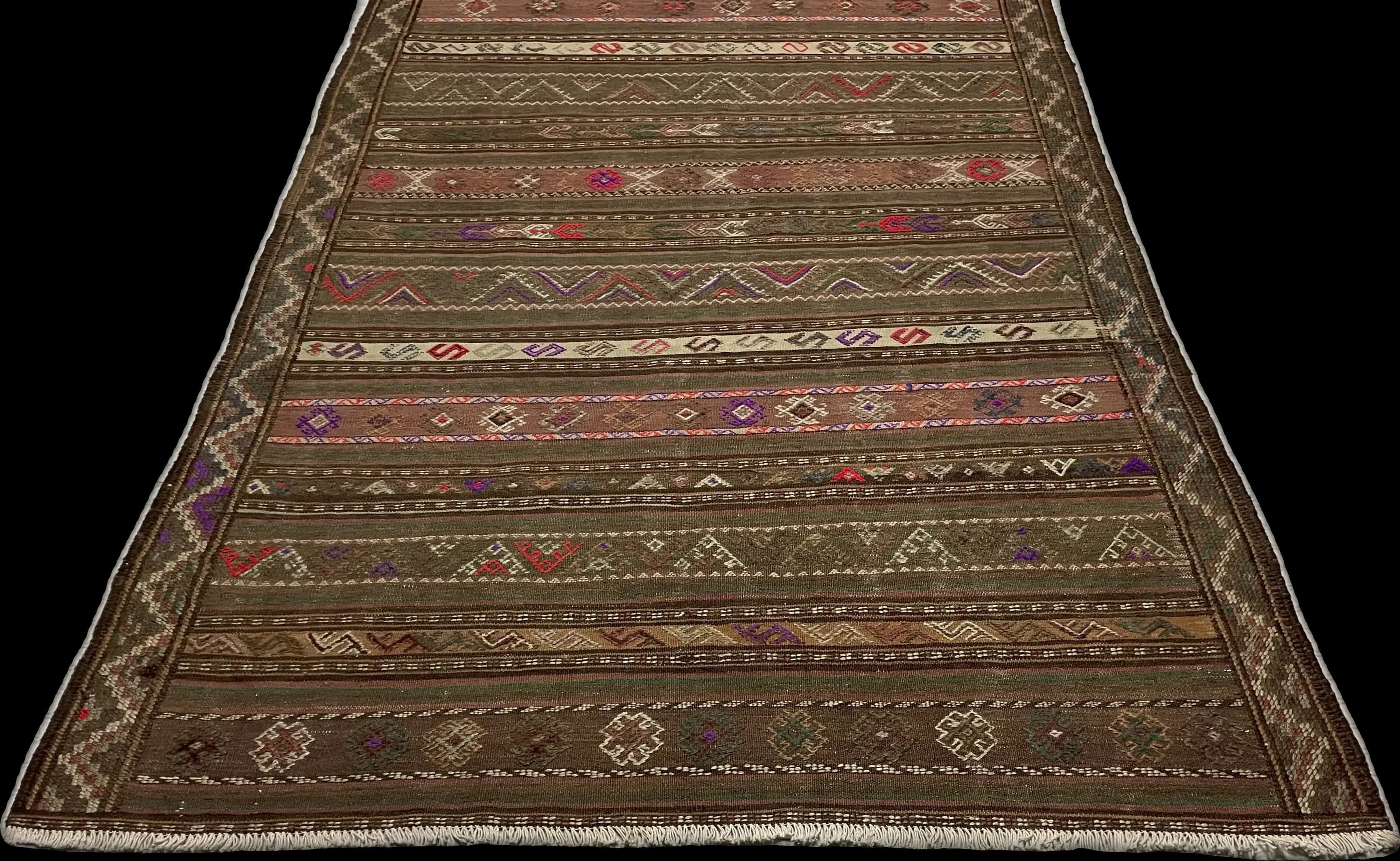 Perspective view of the rug