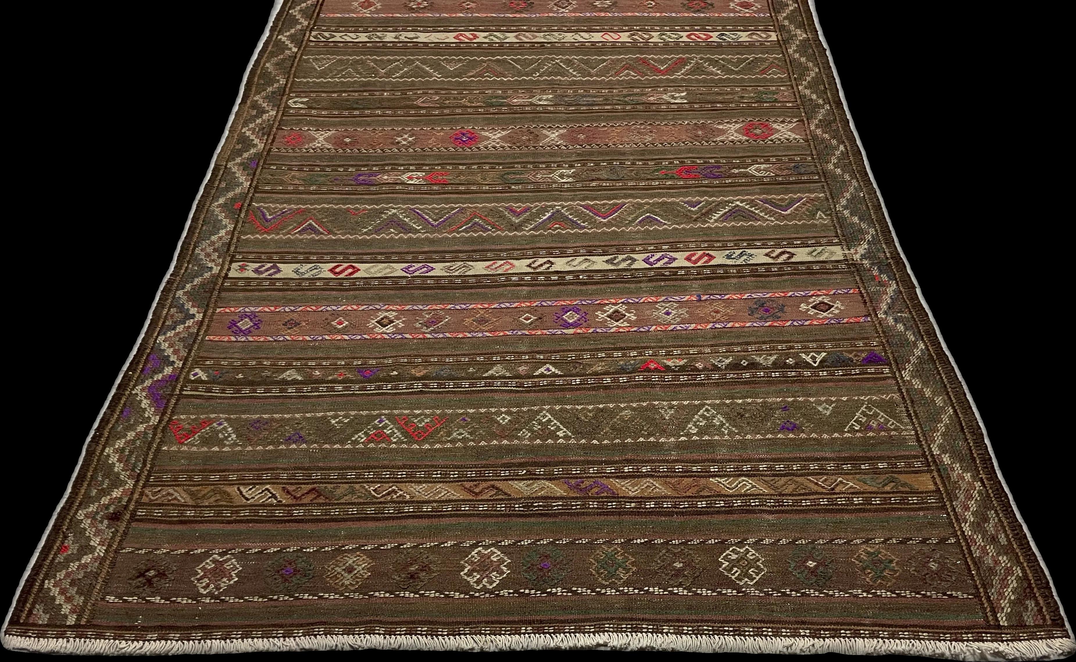 Perspective view of the rug