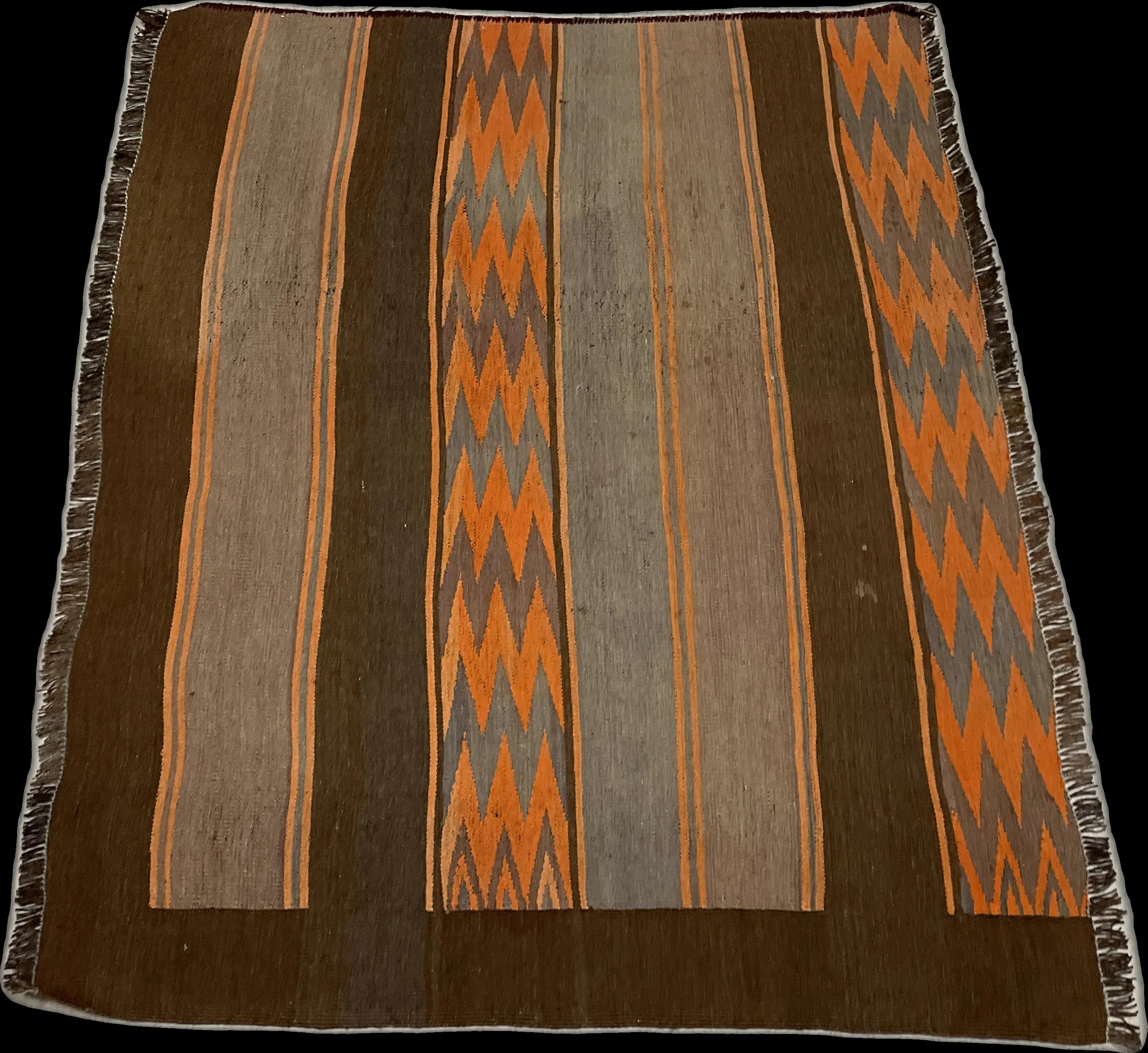 Perspective view of the rug